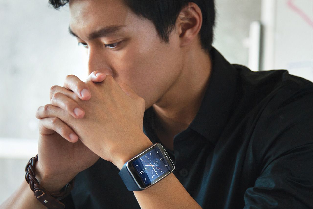 samsung gear s smartwatch surprisingly unveiled before ifa curved display and 3g connectivity image 1