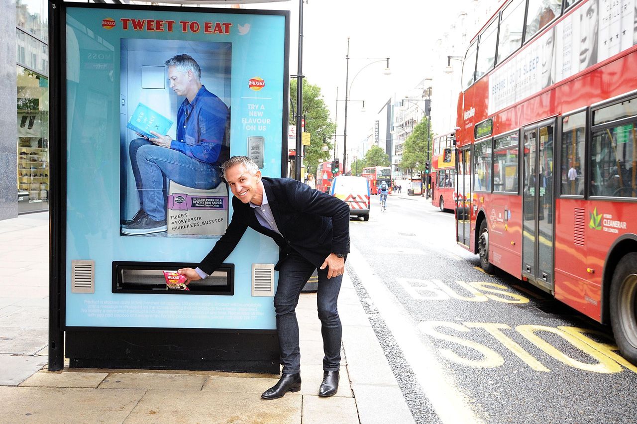 get free walkers crisps for tweets from bus stop vending machines image 2