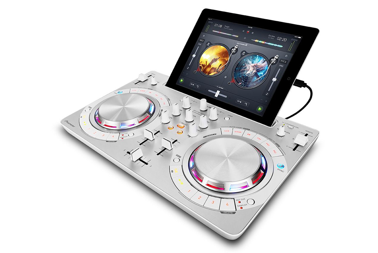 can djing be any simpler pioneer ddj wego3 hooks up to your ipad or iphone and mixes from spotify image 1