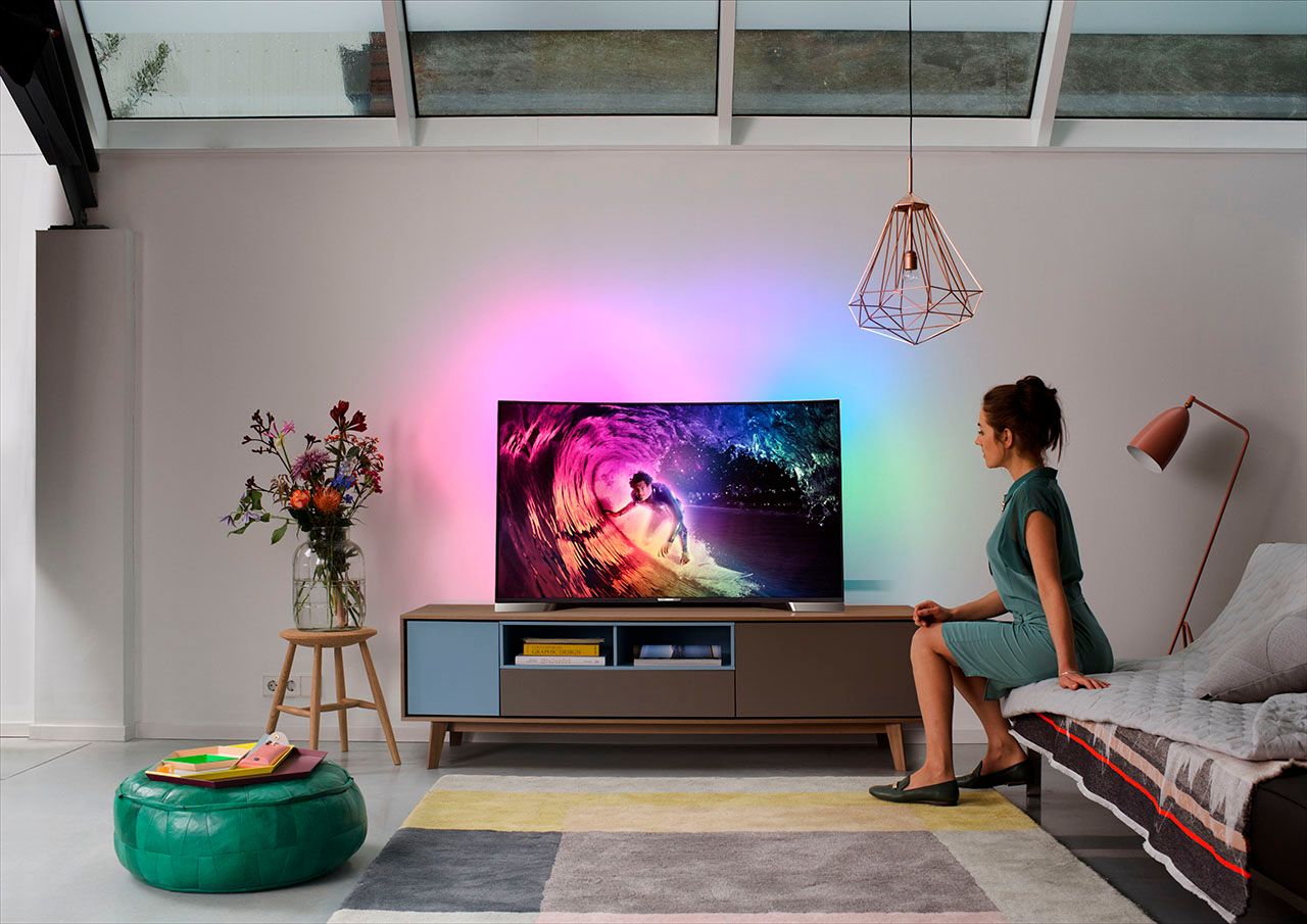 philips joins curved tv revolution with ultra hd 4k set of its own adds ambilight image 1