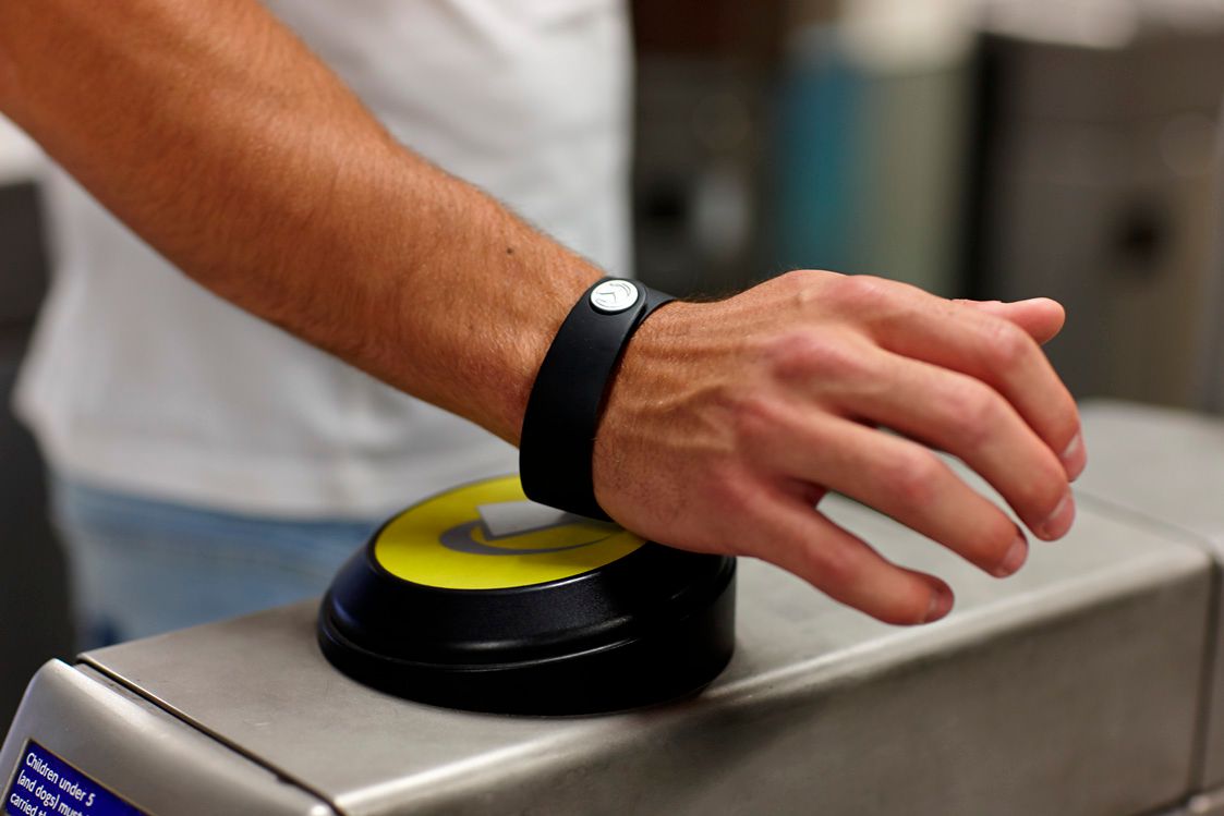 CaixaBank launches the first Visa contactless wristband, supporting payments  with a simple tap of the wrist
