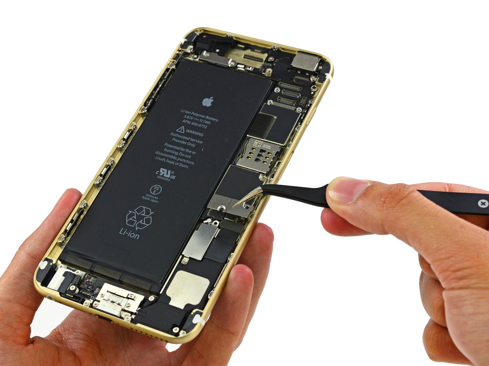 iphone 6 plus teardown reveals it s easier to fix than iphone 5s image 2