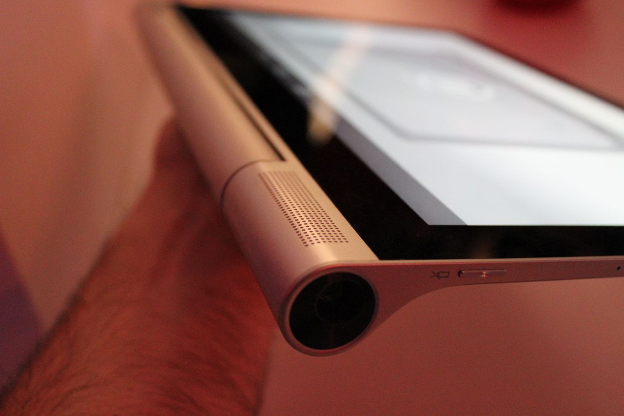 lenovo yoga tablet 2 pro previewing the qhd tablet with built in projector image 9