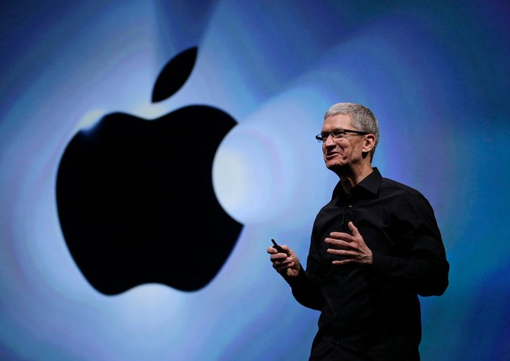 apple s fourth quarter dominated by iphone but waiting for new ipads takes its toll image 1