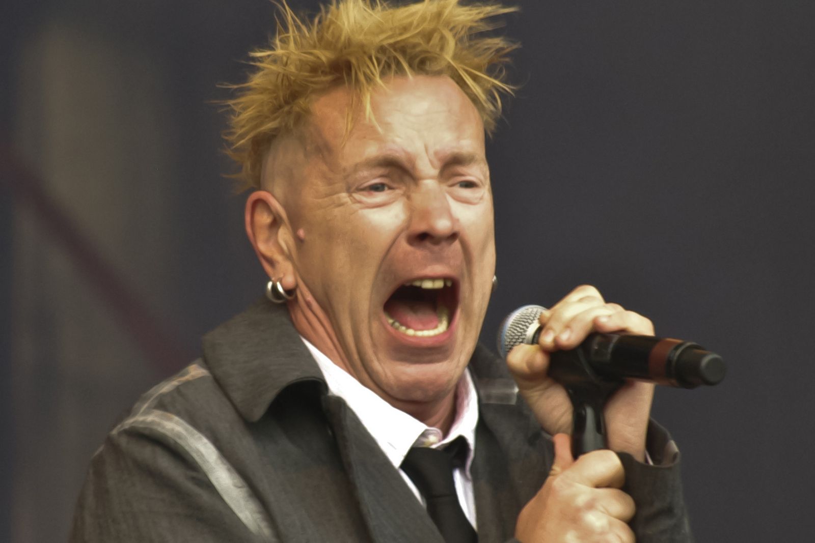 sex pistols’ john lydon addicted to ipad apps spends 10 000 on in app purchases image 1