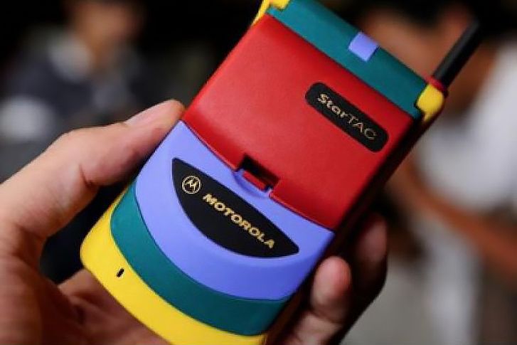 30 of the weirdest and wackiest mobile phones you won t admit you owned image 11