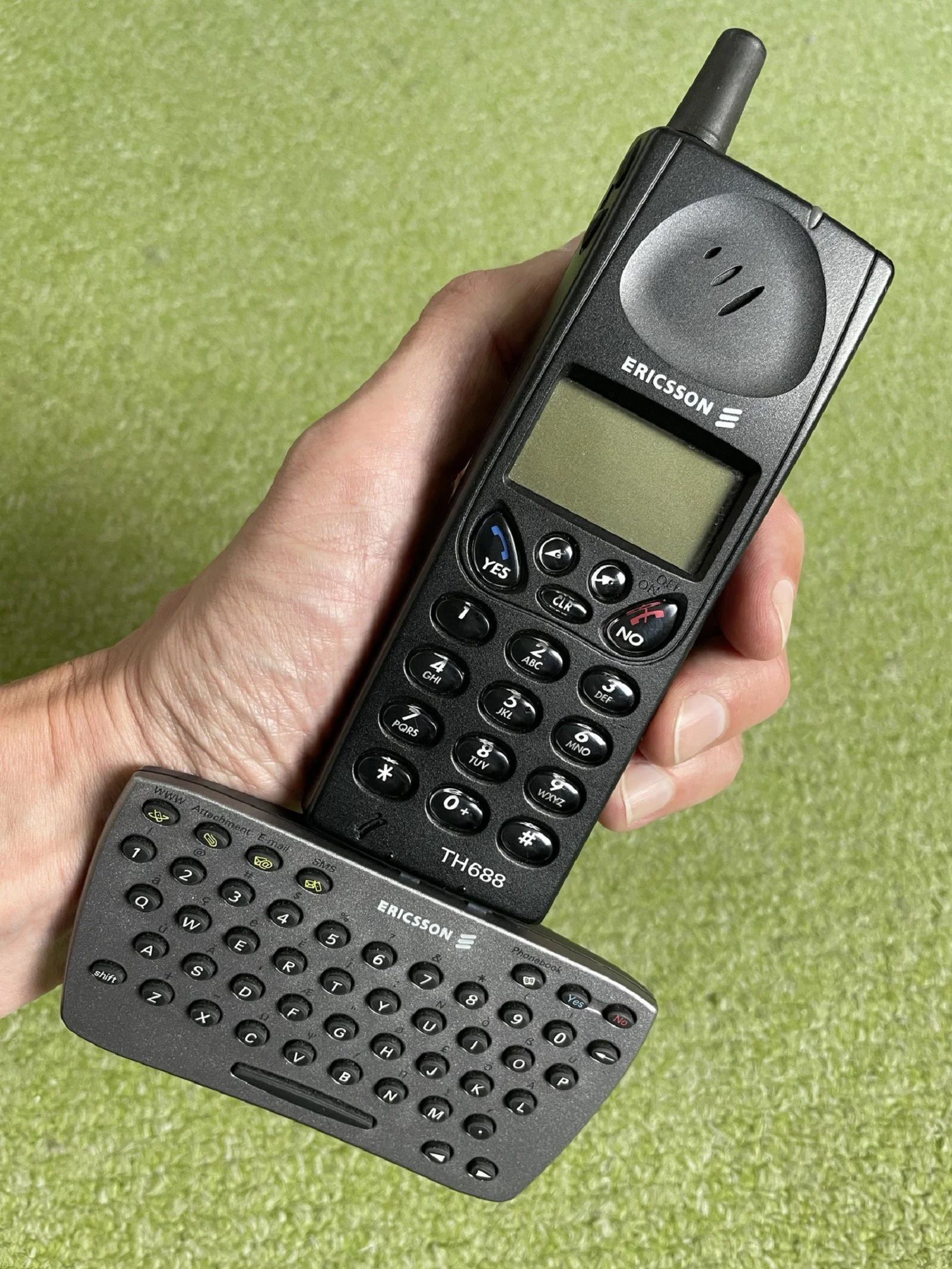 30 of the weirdest and wackiest mobile phones you won t admit you owned photo 32