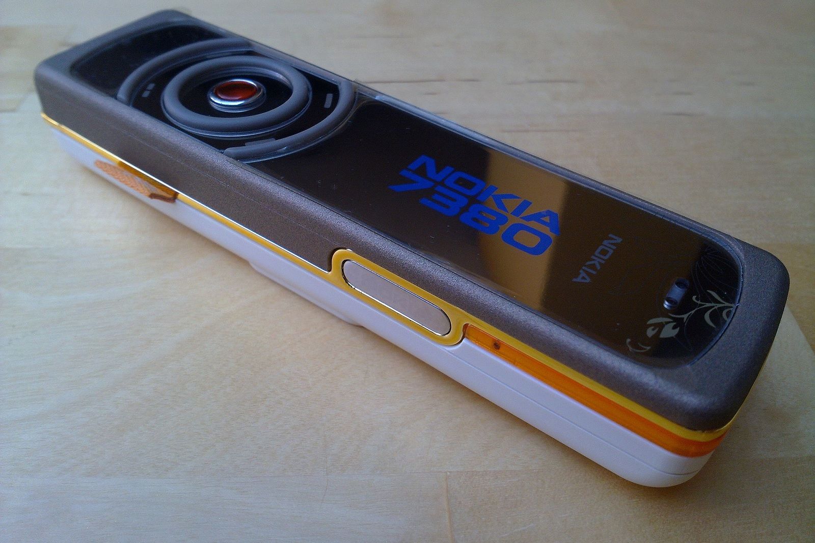 30 of the weirdest and wackiest mobile phones you won t admit you owned photo 34
