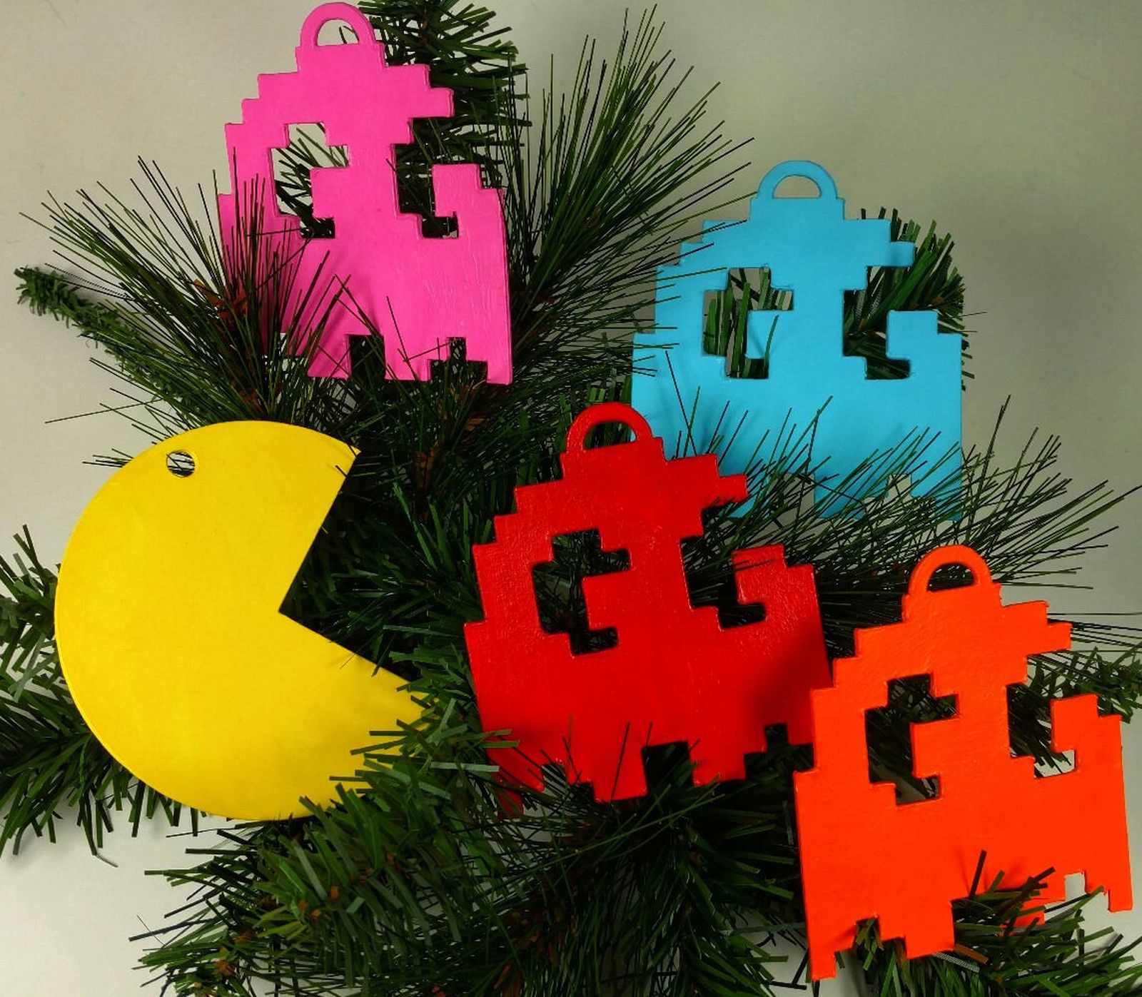 13 Best Christmas Decorations Every Geek Should Own image 26