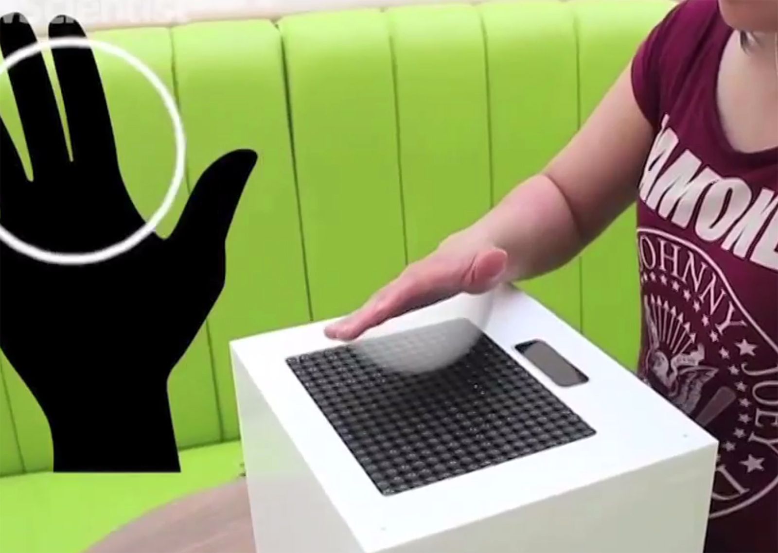 haptic hologram tech uses leap motion sensor to turn sound into 3d vr objects you can touch image 1