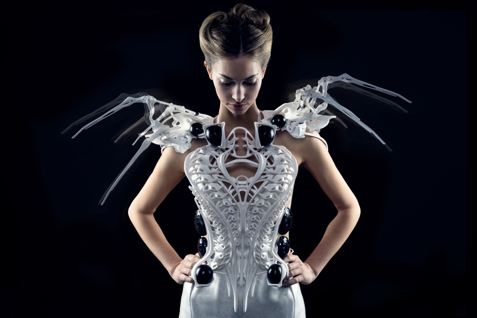 intel smart spider dress is not only scary but it intelligently defends its wearer image 1