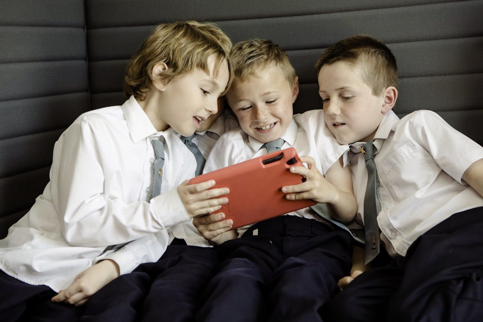 google brings android tablets with custom google play for education to the uk image 1