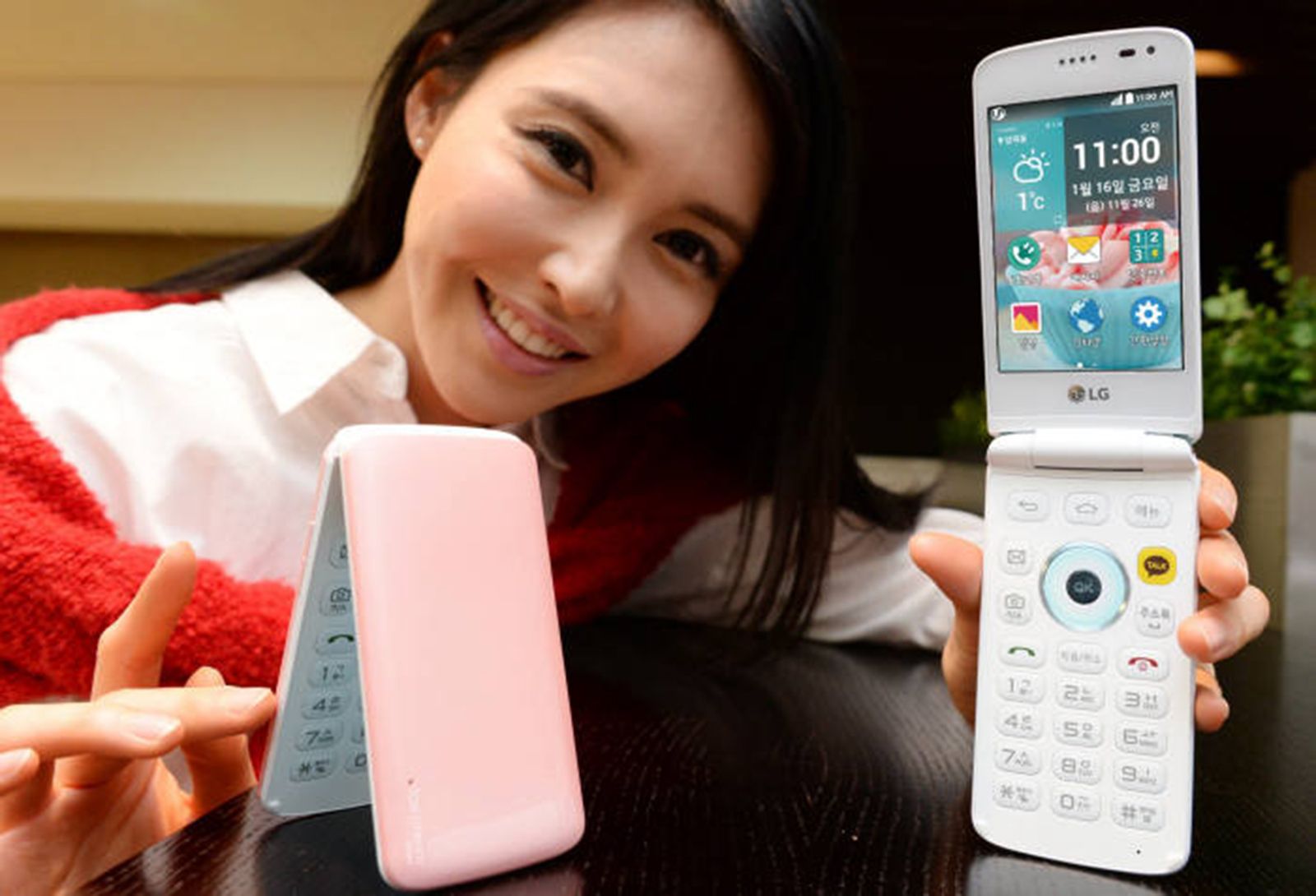 lg’s ice cream smart is a flip phone blast from the past image 1