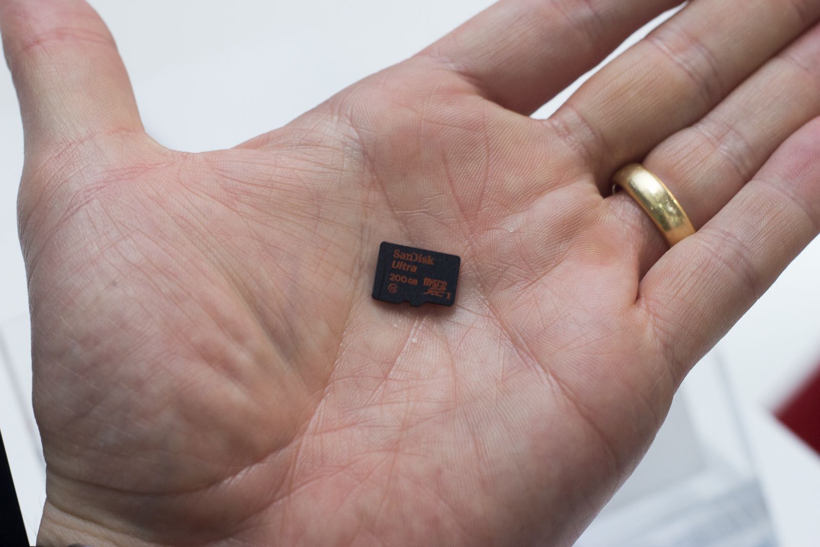 wow 200gb microsd card stores more data than an iphone and is smaller than a 1p coin image 1