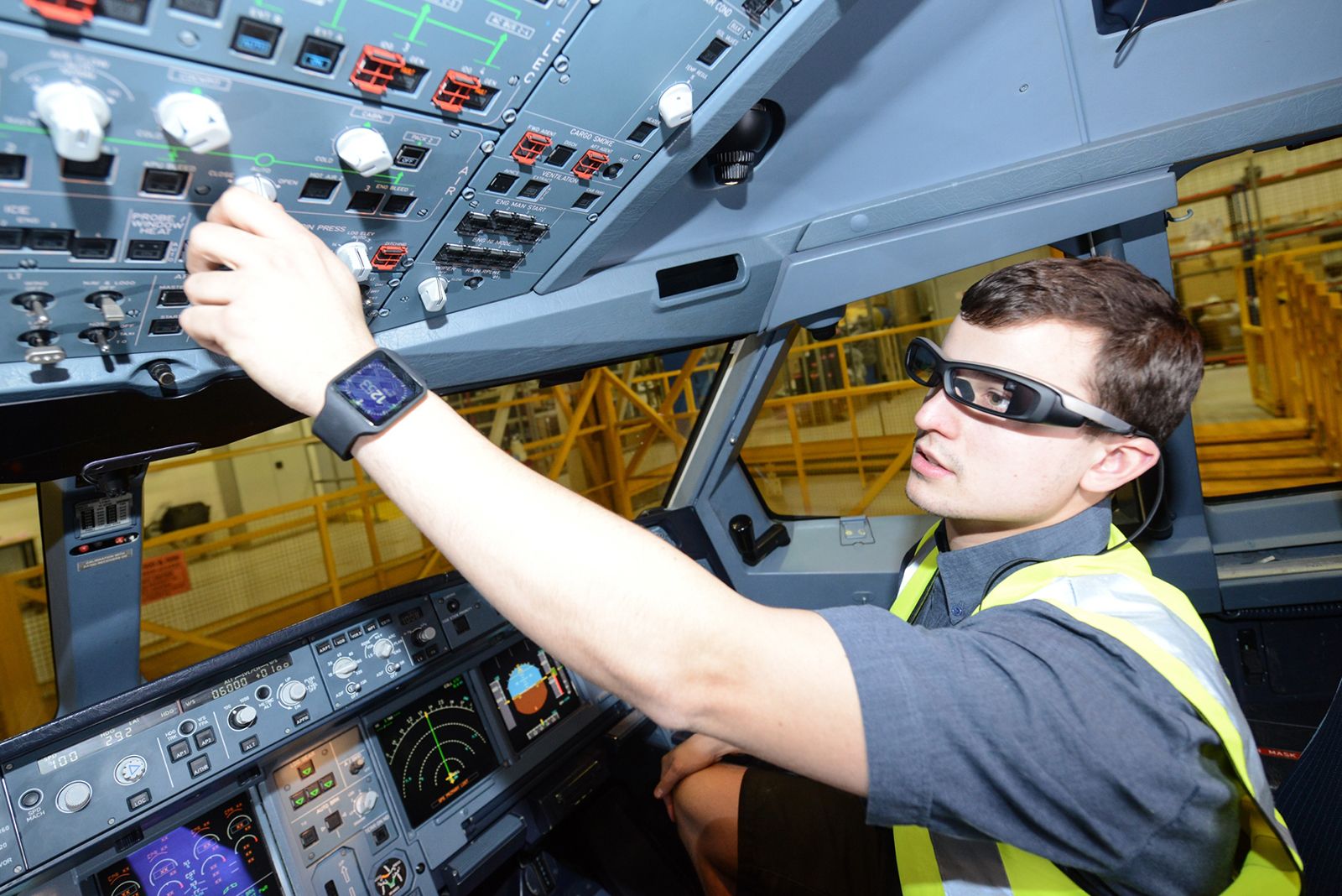 virgin atlantic to make your flights run smoothly using sony smarteyeglass and smartwear image 1