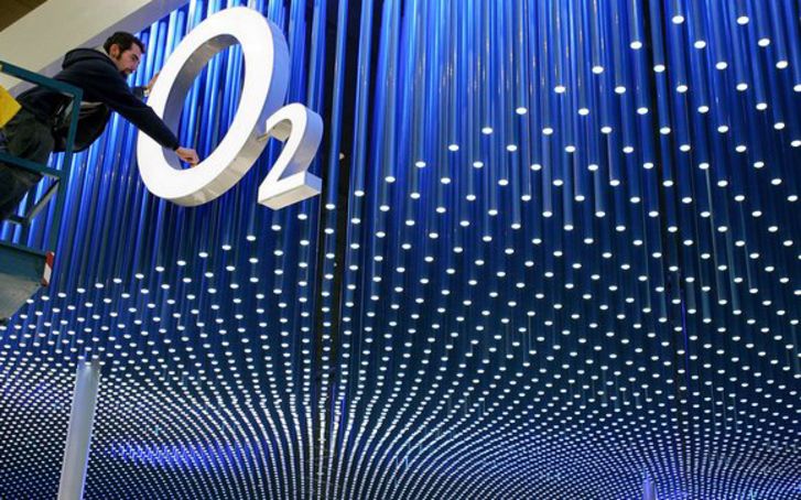 it s official telefonica will sell o2 to three uk s owner for 10 25 billion image 1