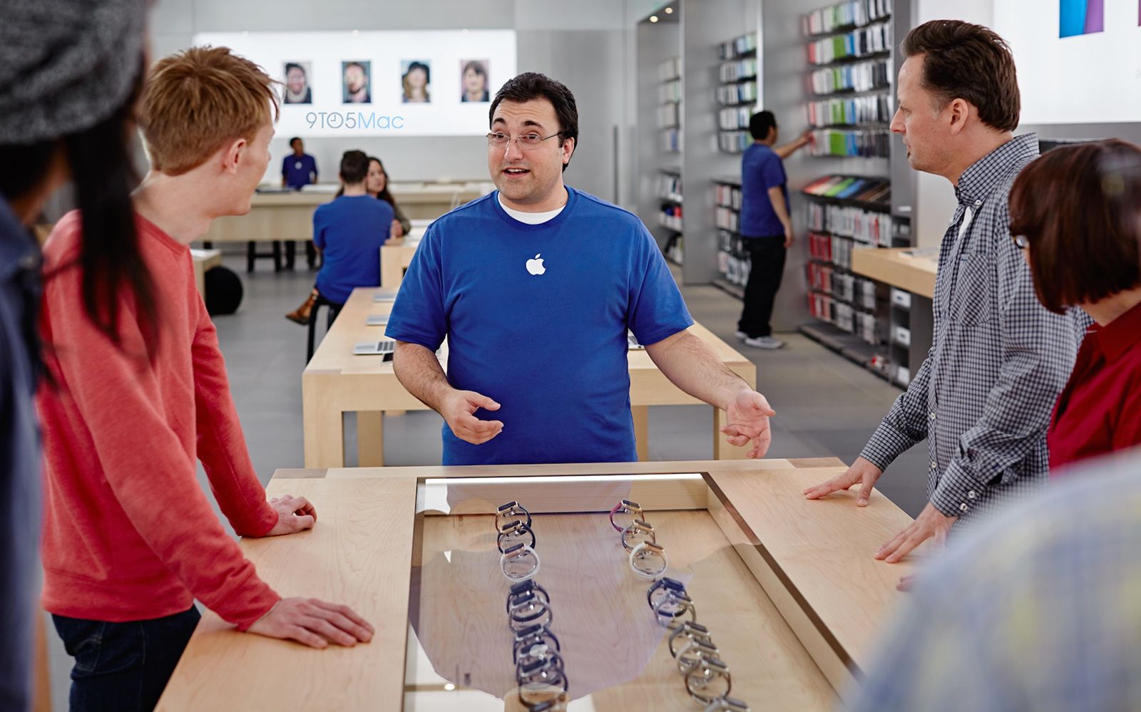apple store staff being taught to recommend apple watch styles based on how you’re dressed image 1