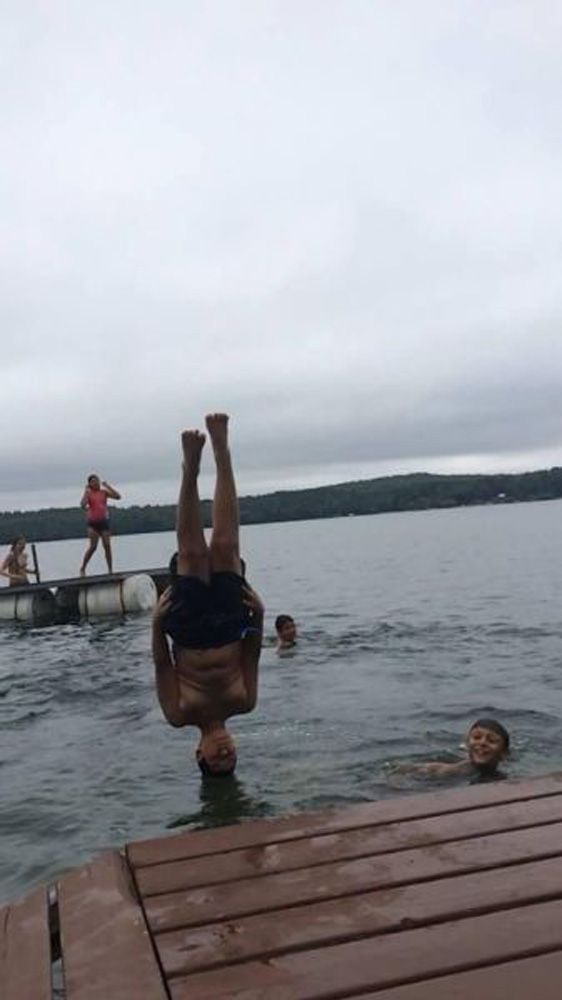 Well-timed and accidental phone pictures that will make you look twice image 73