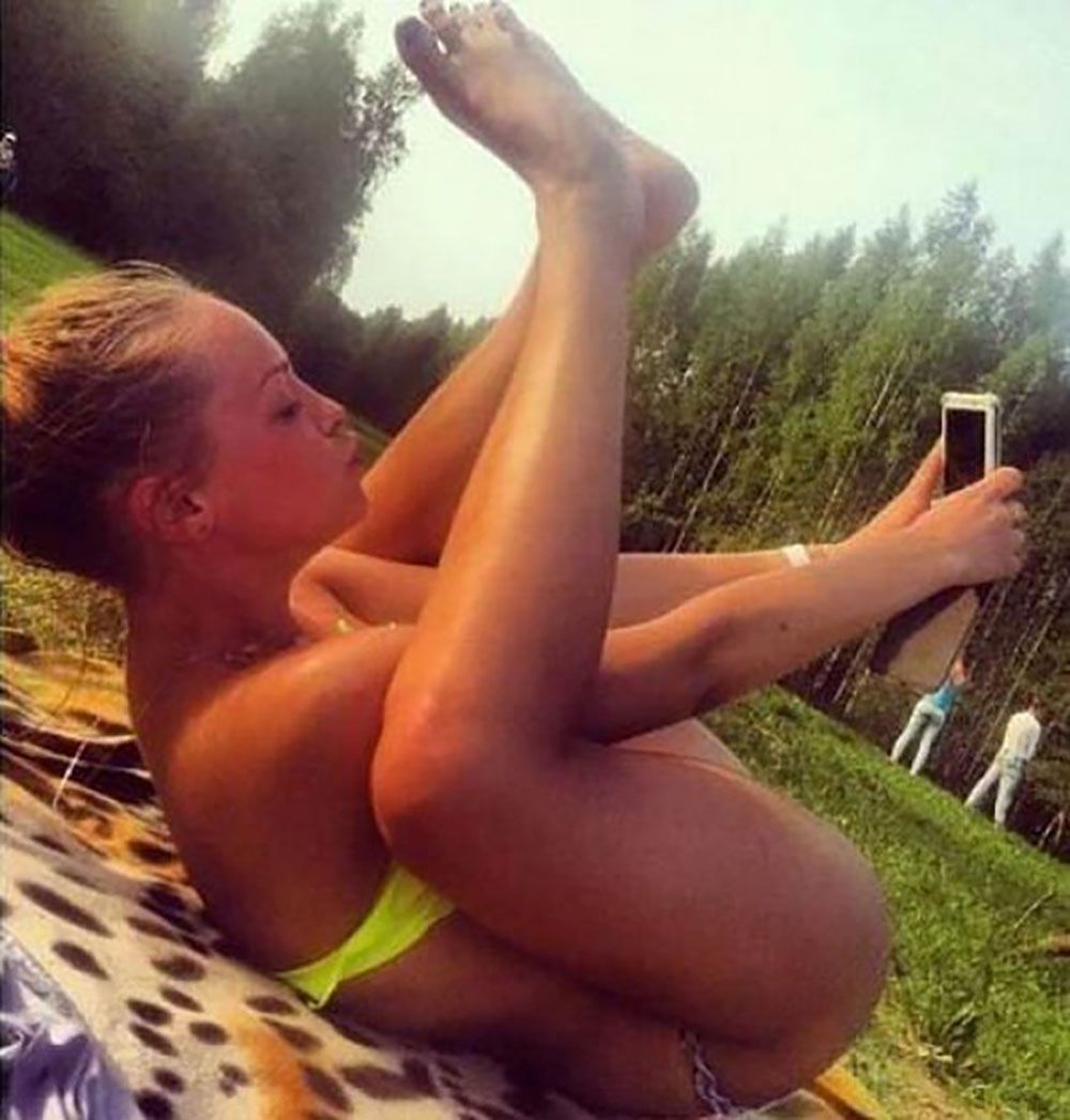 The Worst Selfies Of All Time image 32