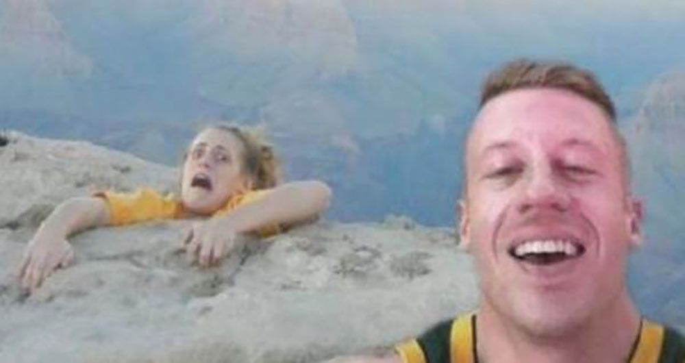 The Worst Selfies Of All Time image 40