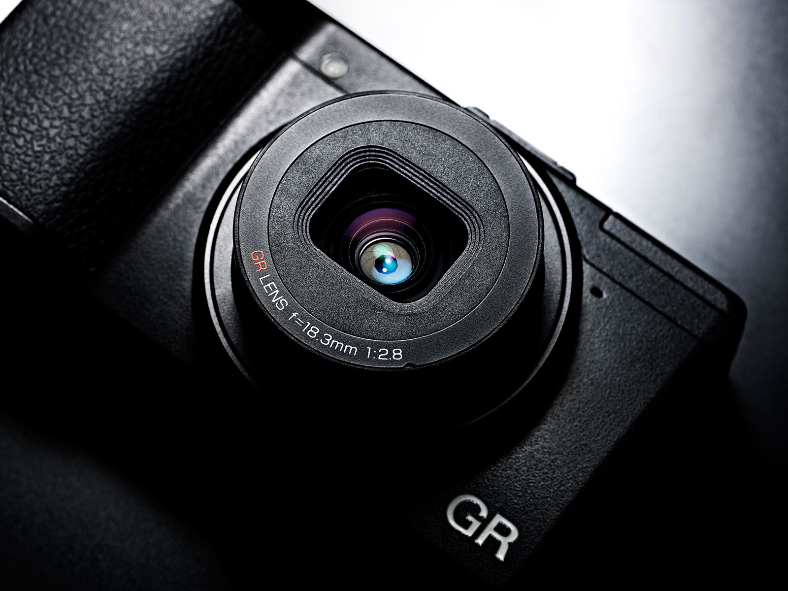 ricoh gr ii compact camera brings upgraded processing large image sensor and smartphone support image 1