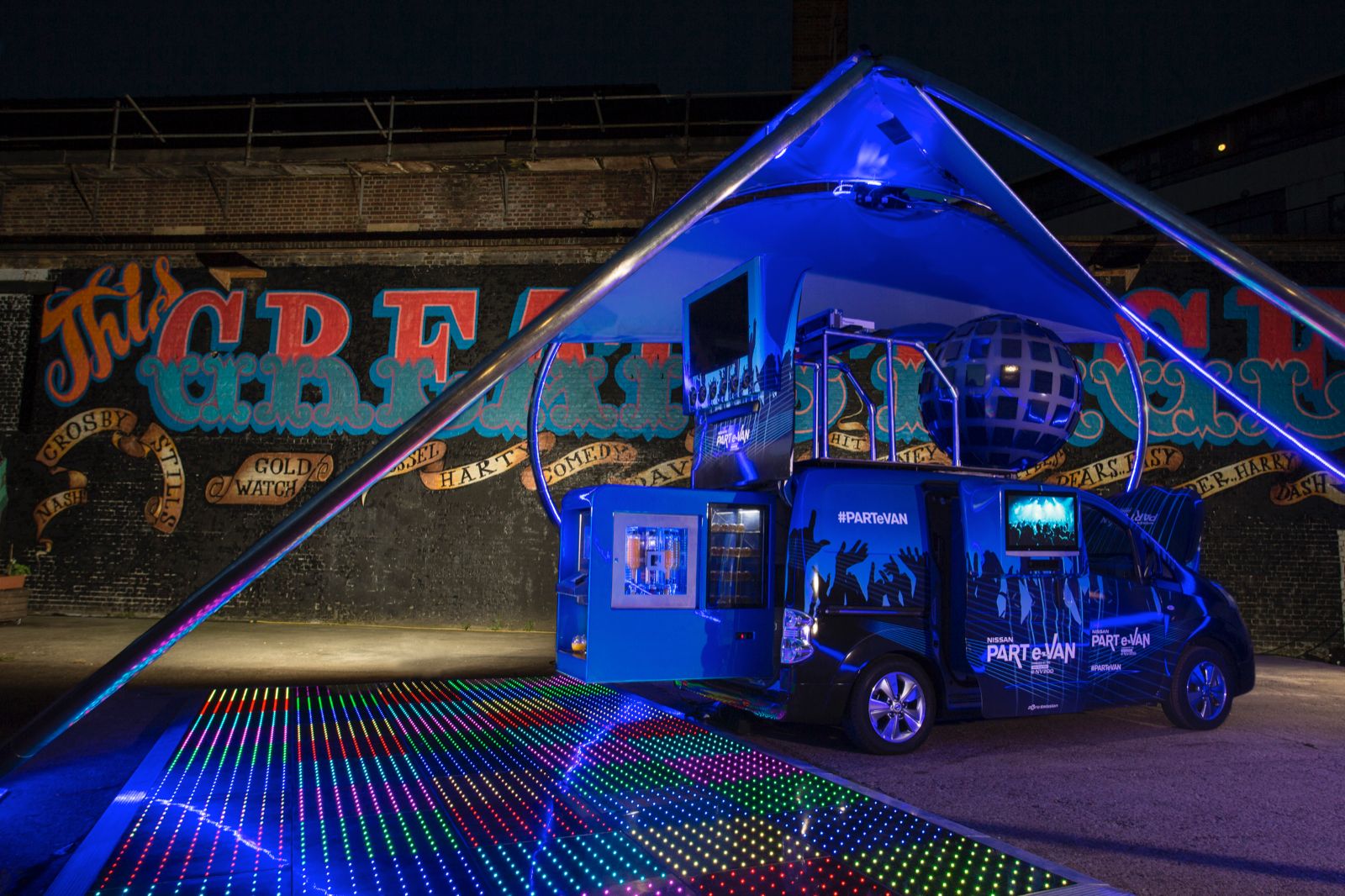 party on nissan turns electric e nv200 into a dj party van image 1