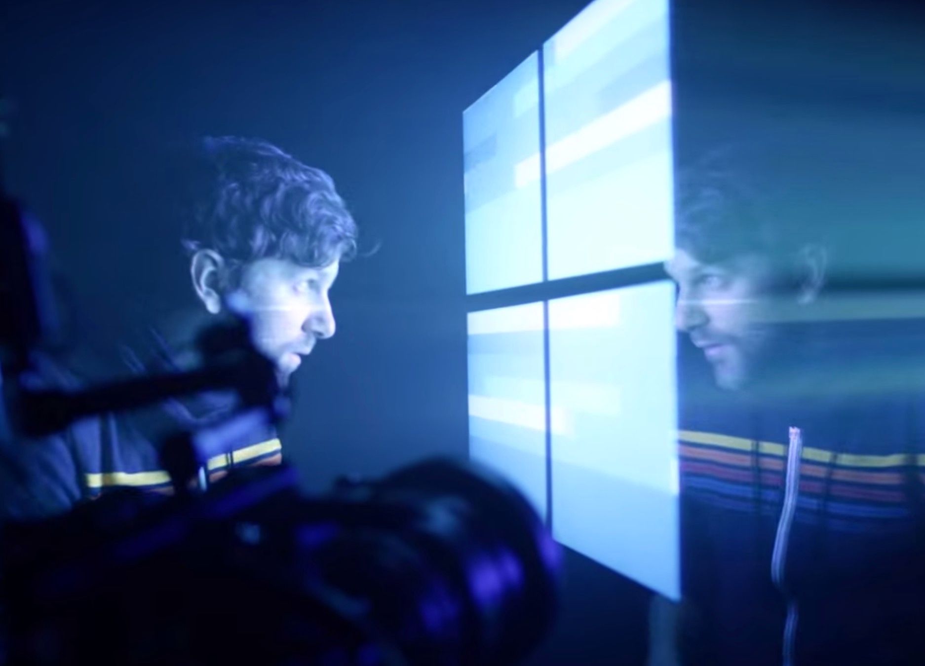 watch microsoft create the windows 10 wallpaper using projectors and lasers image 1