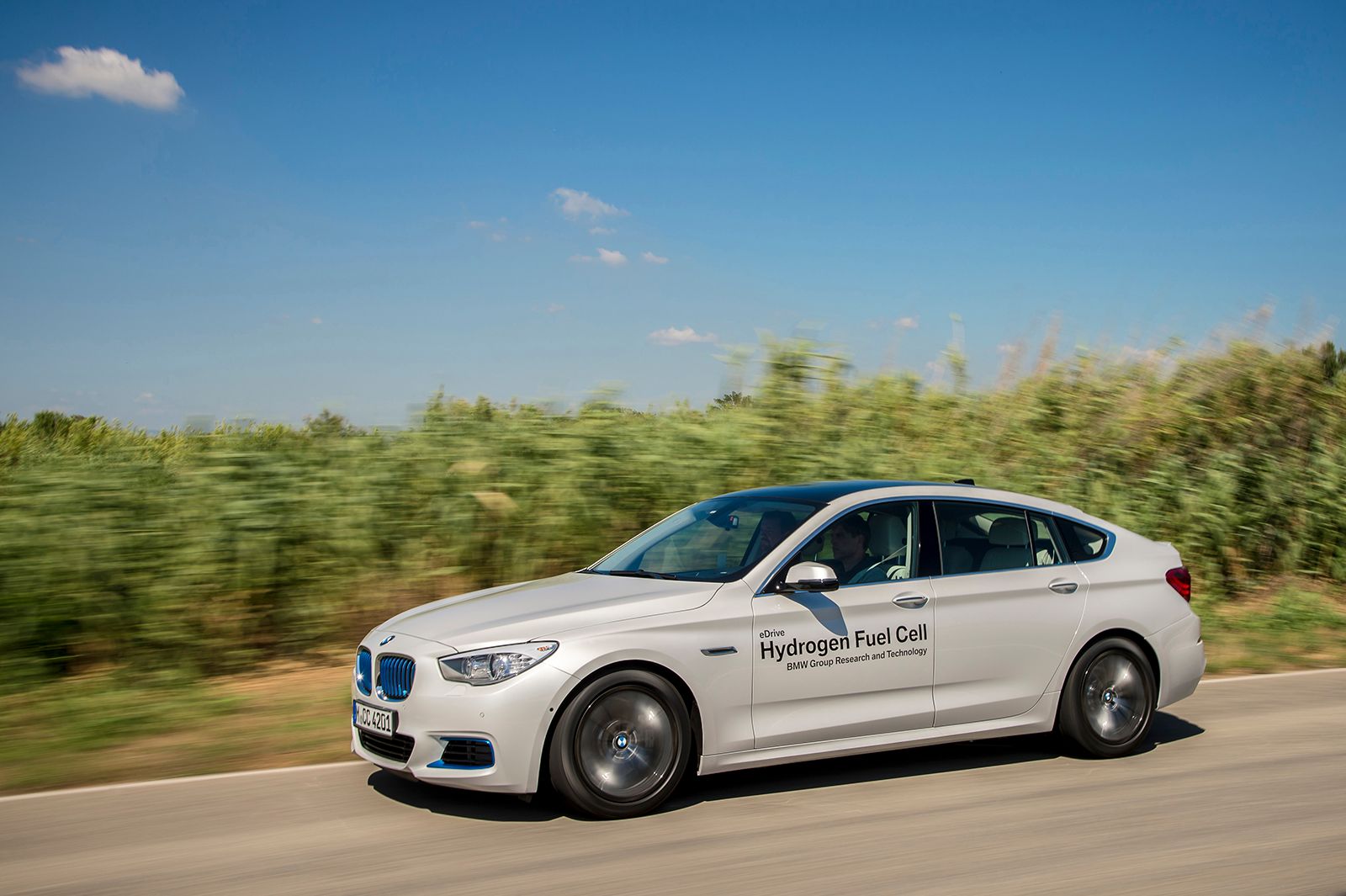 bmw 5 series gt hydrogen fuel cell first drive driving into the future image 1
