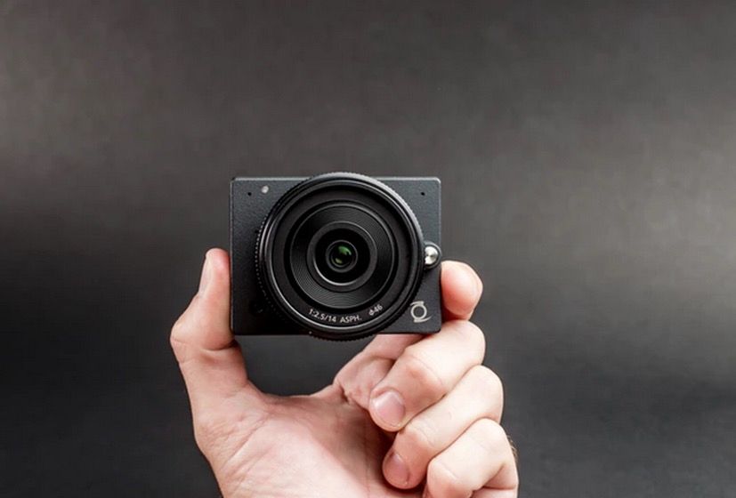 e1 is a 4k camera with interchangeable lenses but it s like the size of a gopro image 1