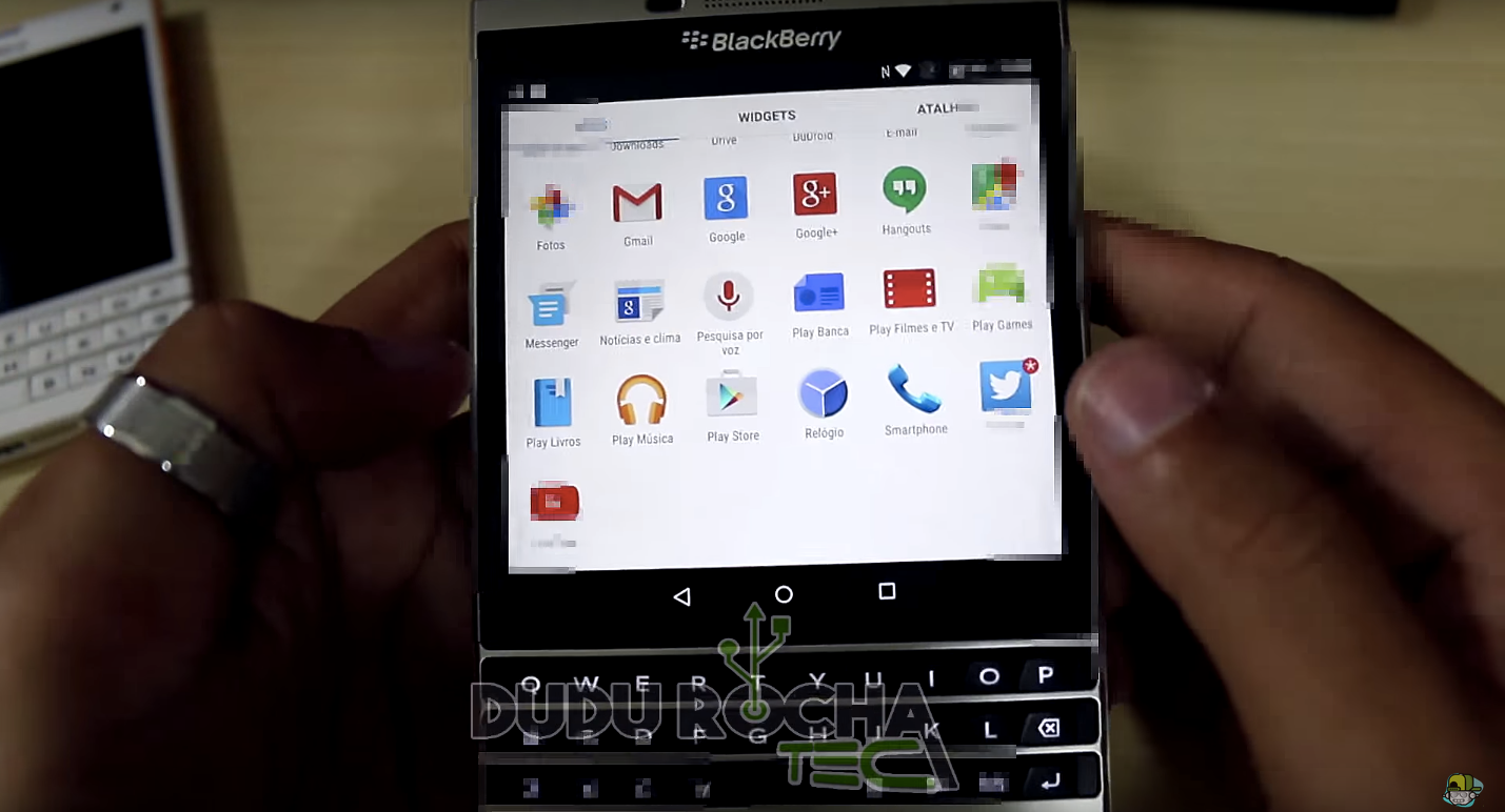 now the blackberry passport appears on video running android image 2