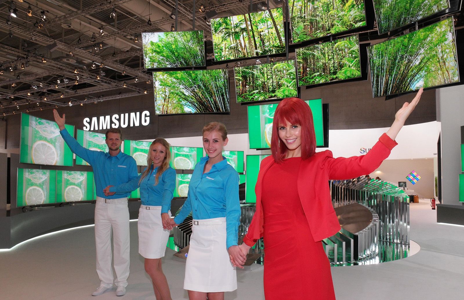 samsung 4k ultra hd blu ray player and new curved suhd tvs with hdr debut at ifa 2015 image 1