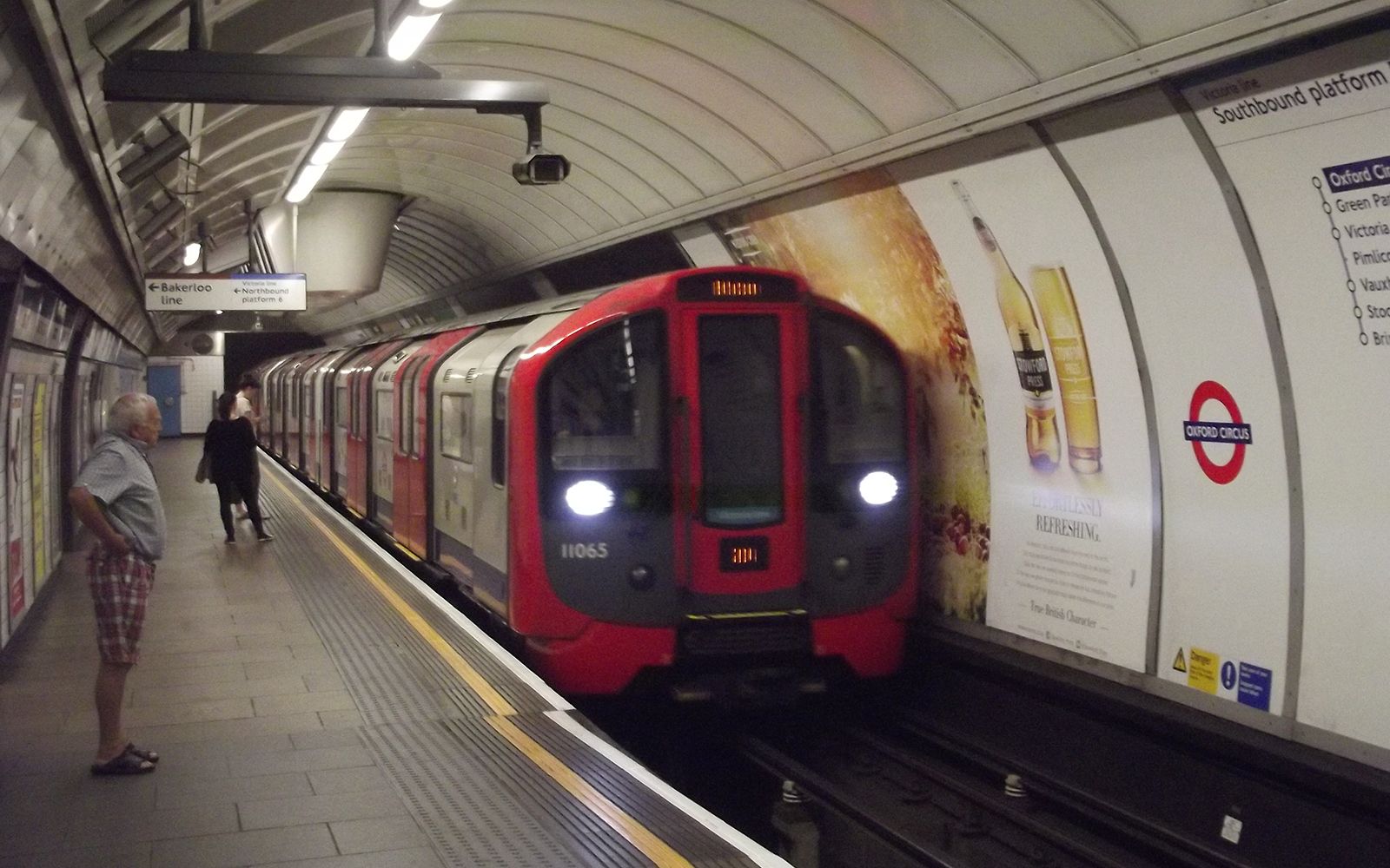 london tube trains use braking energy to power entire underground station image 1