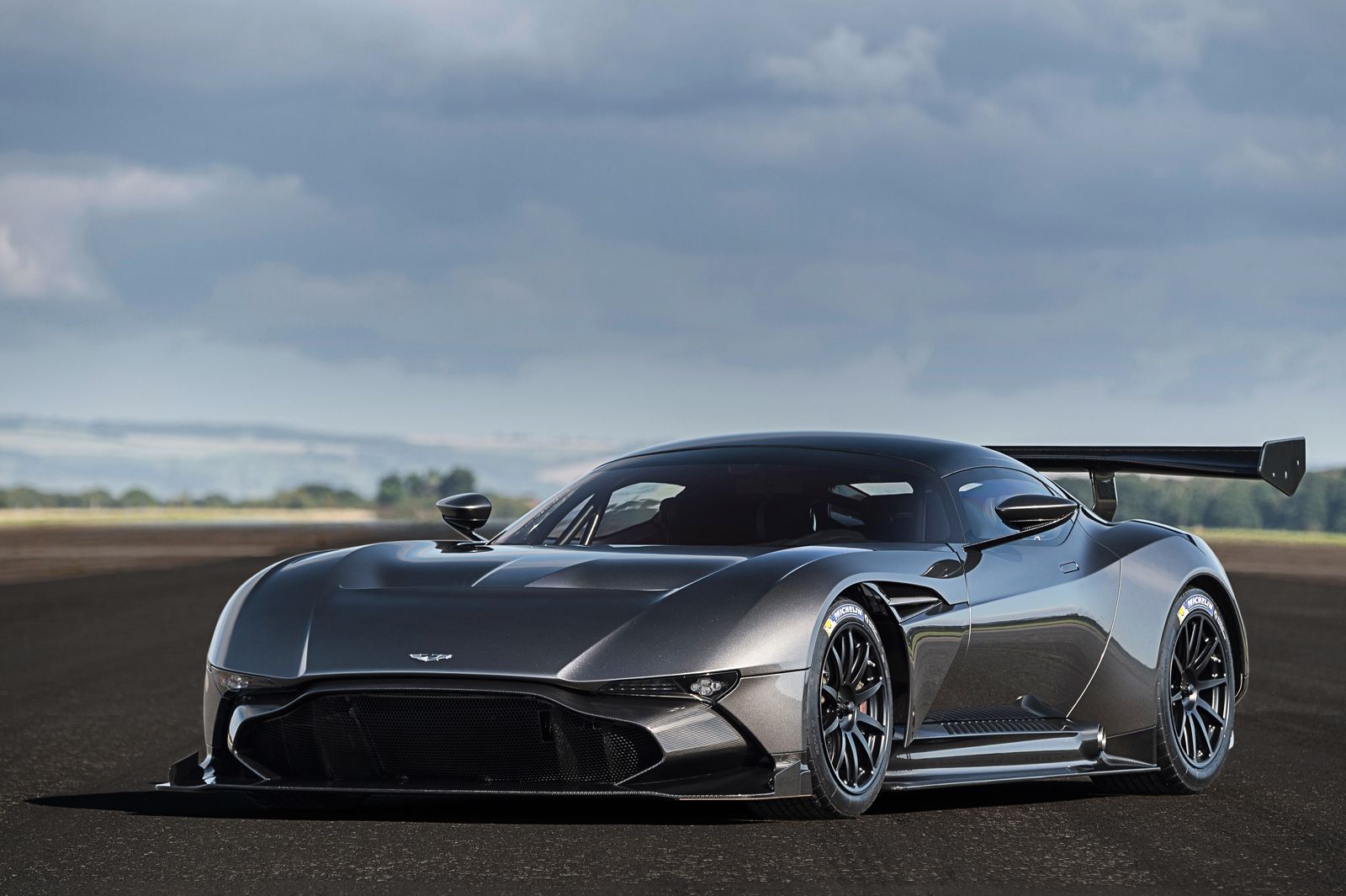 castrol nexcel gives you a 90 second engine oil change debuts on aston martin vulcan image 11