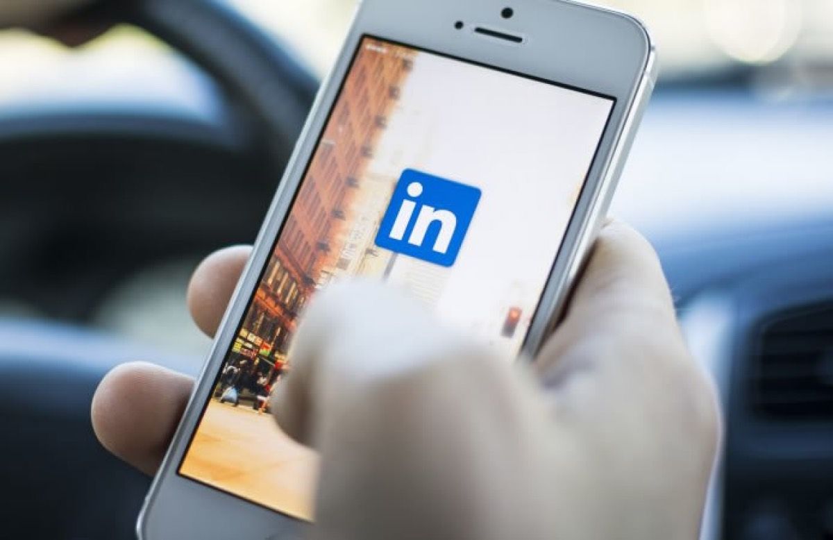 linkedin’s new app shows what you have in common with those you re about to meet image 1