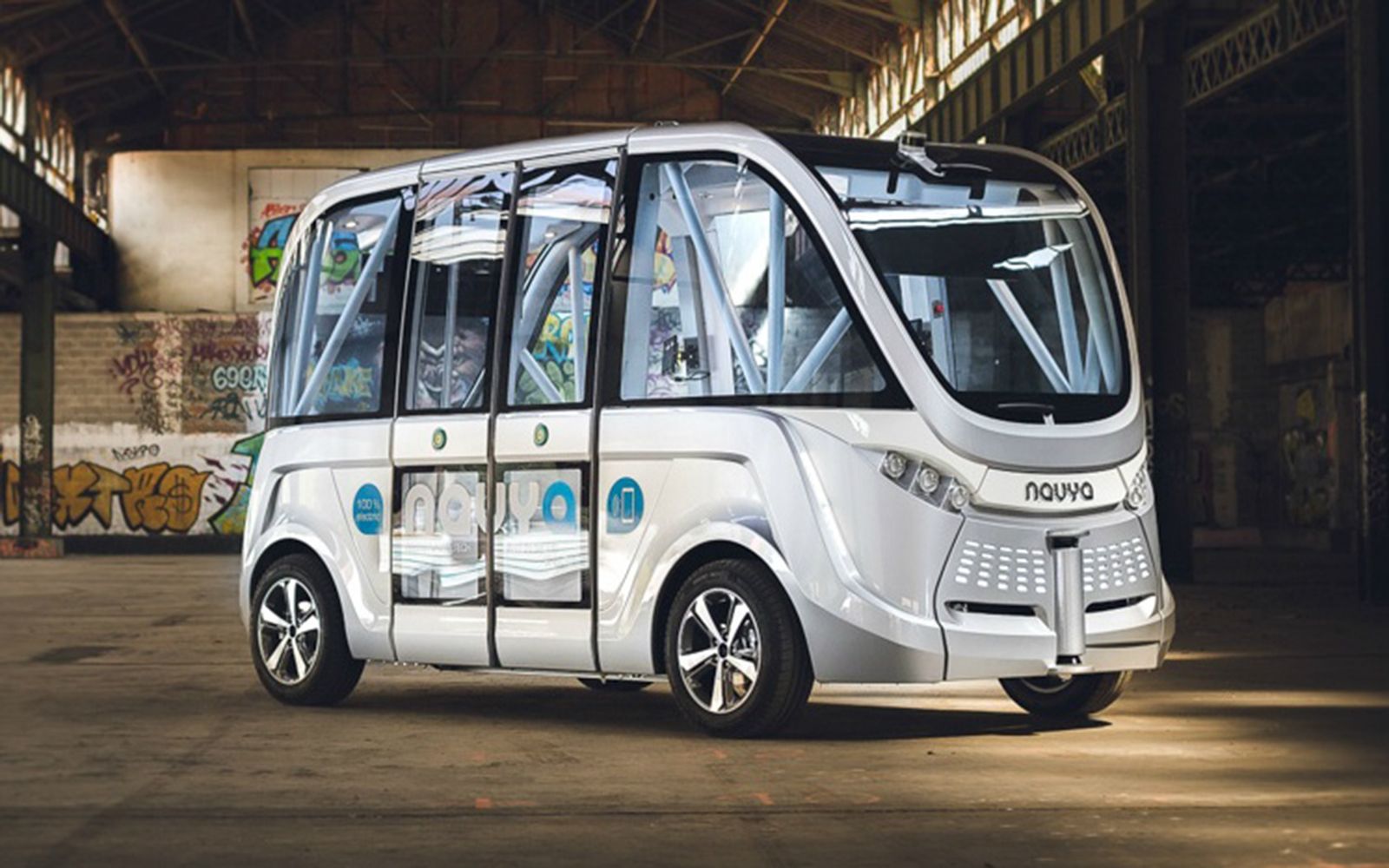 first driverless navya buses to hit the streets in 2016 image 1