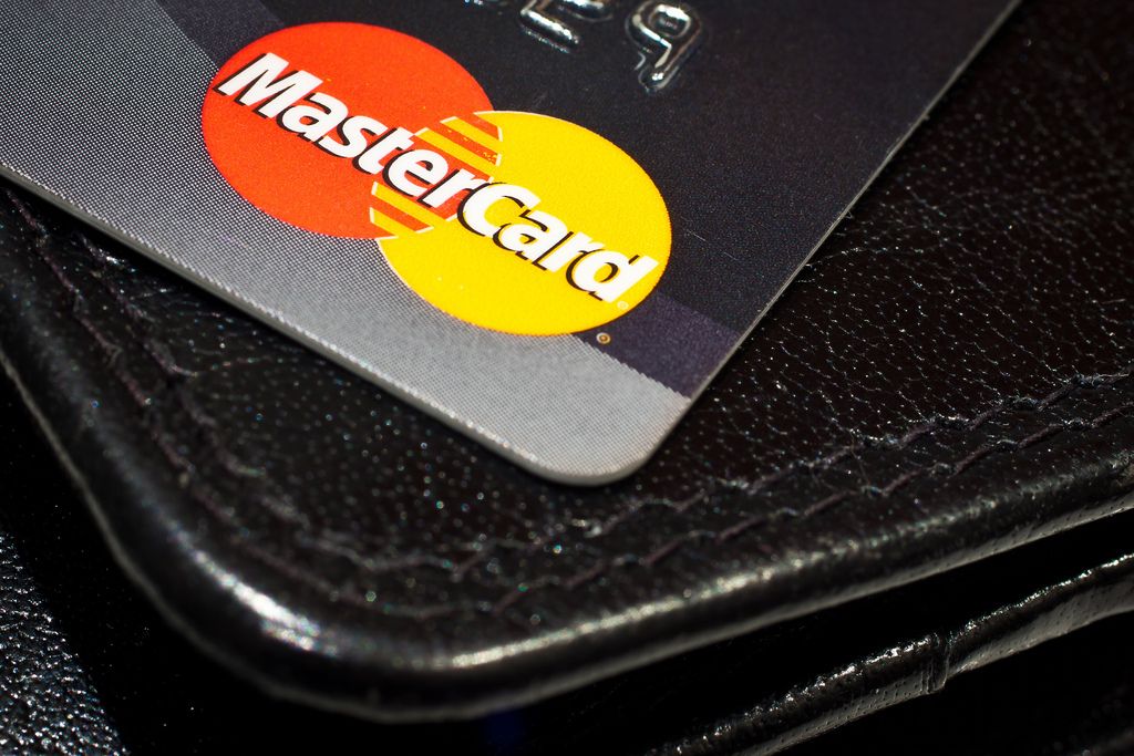 mastercard to replace passwords with selfies and fingerprints for id checks image 1