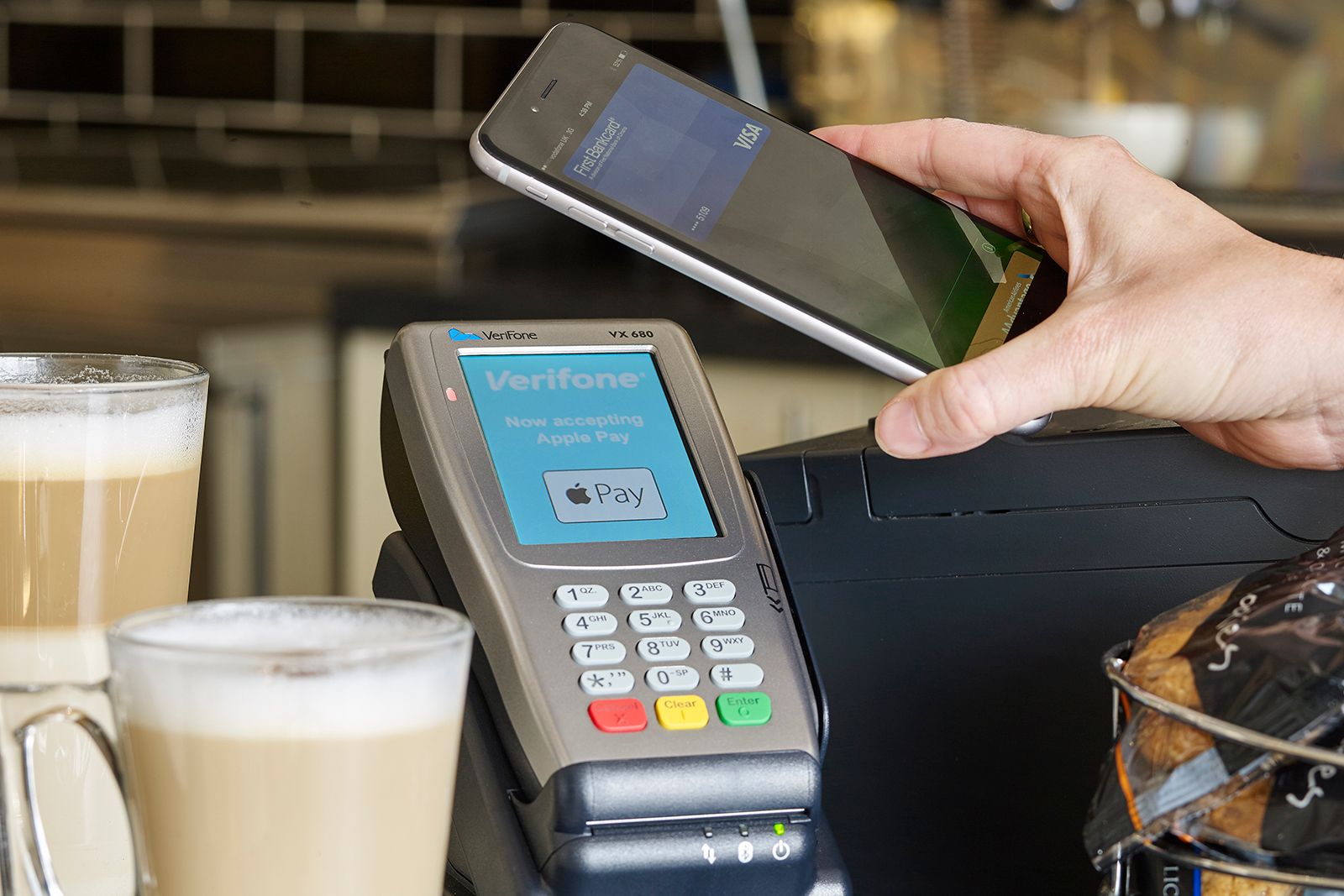 barclays finally supports apple pay in the uk image 1