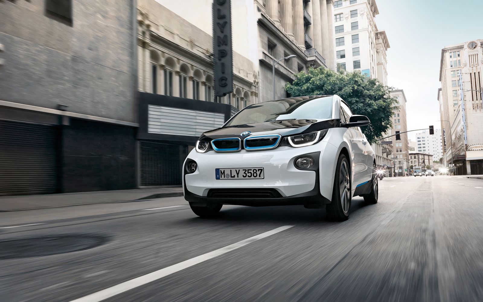 bmw i3 upgrade now delivers a whopping 195 miles on a charge watch out tesla image 1