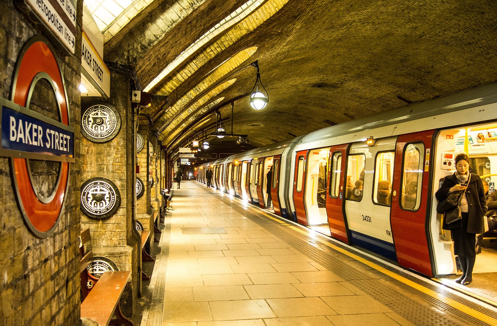 twitter and tfl combine to alert you about tube and train delays image 1