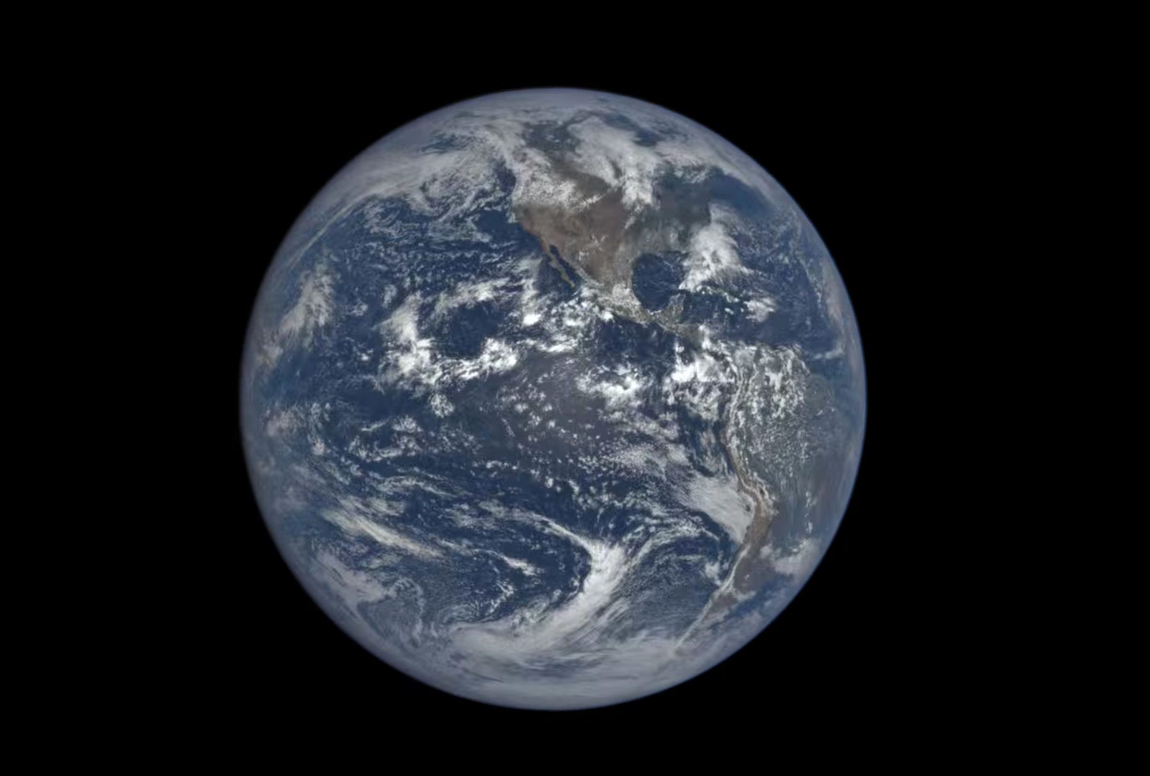 watch nasa s year long timelapse of earth from a million miles away image 1