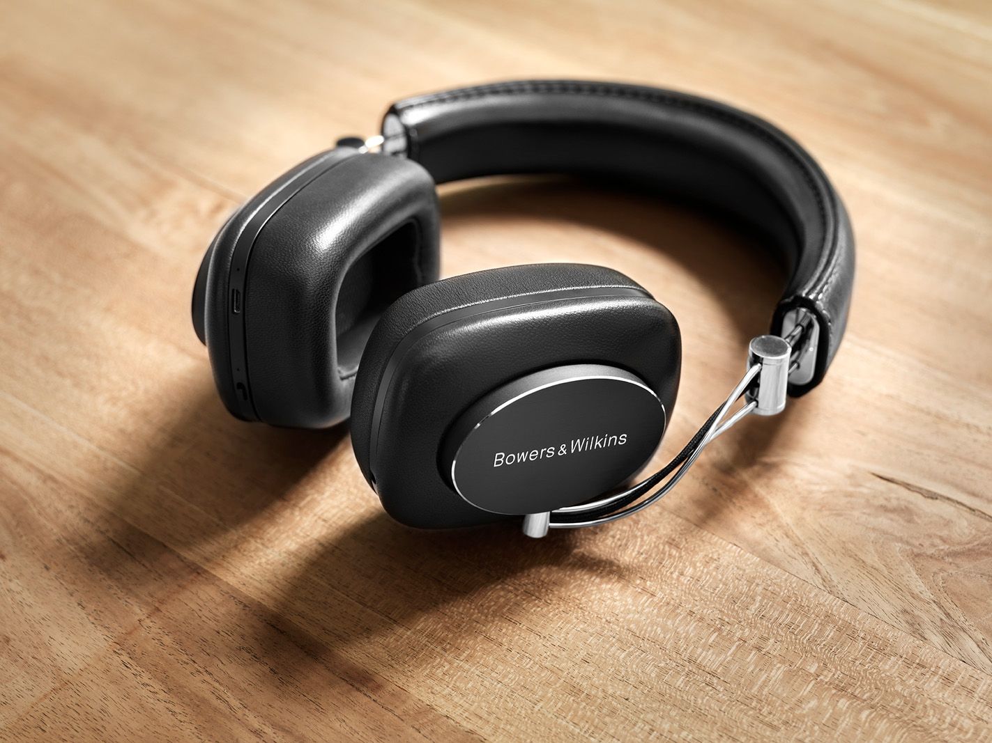 bowers wilkins p7 headphones go wireless perfect match for iphone 7 image 1