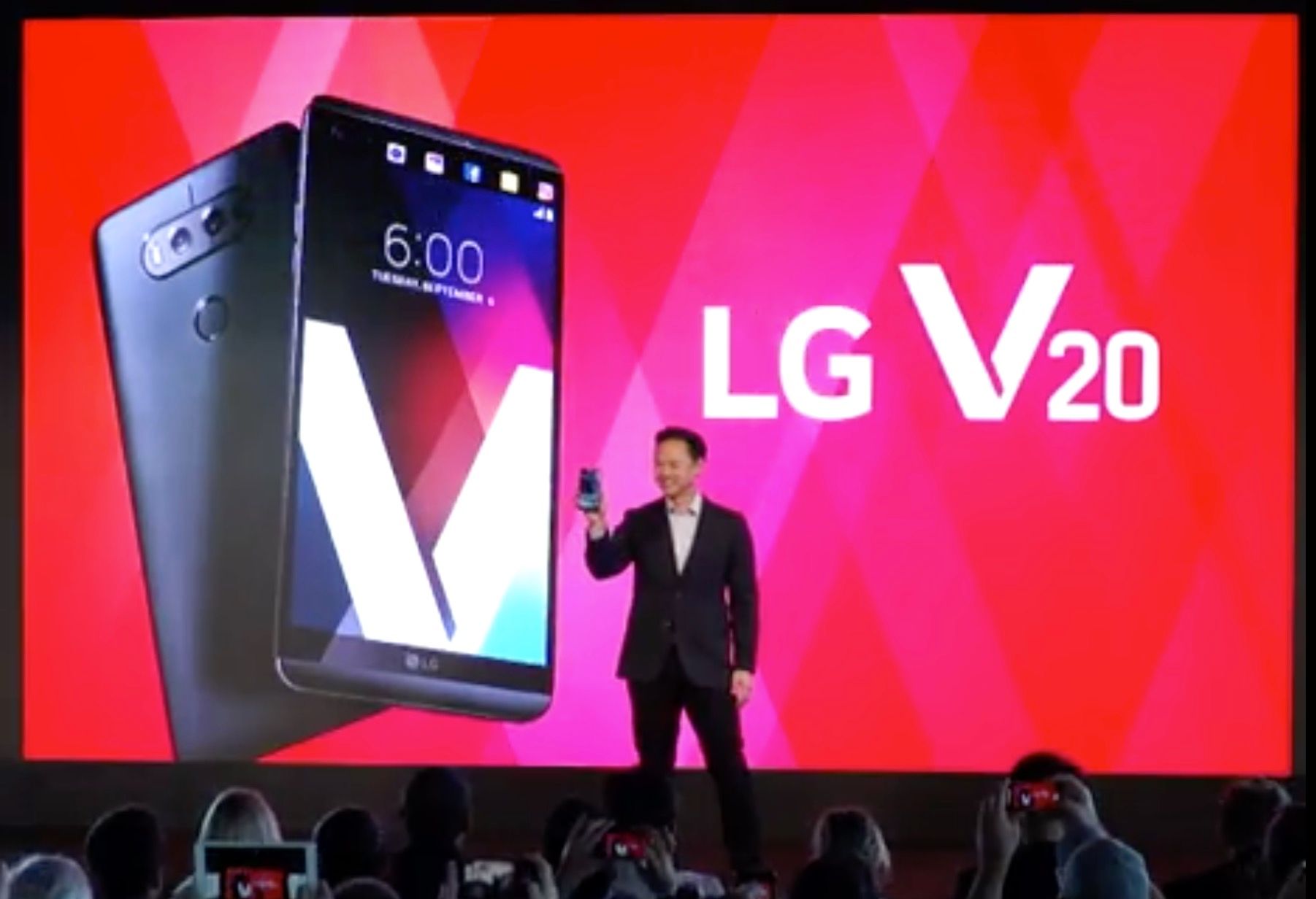 it s official lg takes the wraps off its lg v20 nougat loaded phone image 3