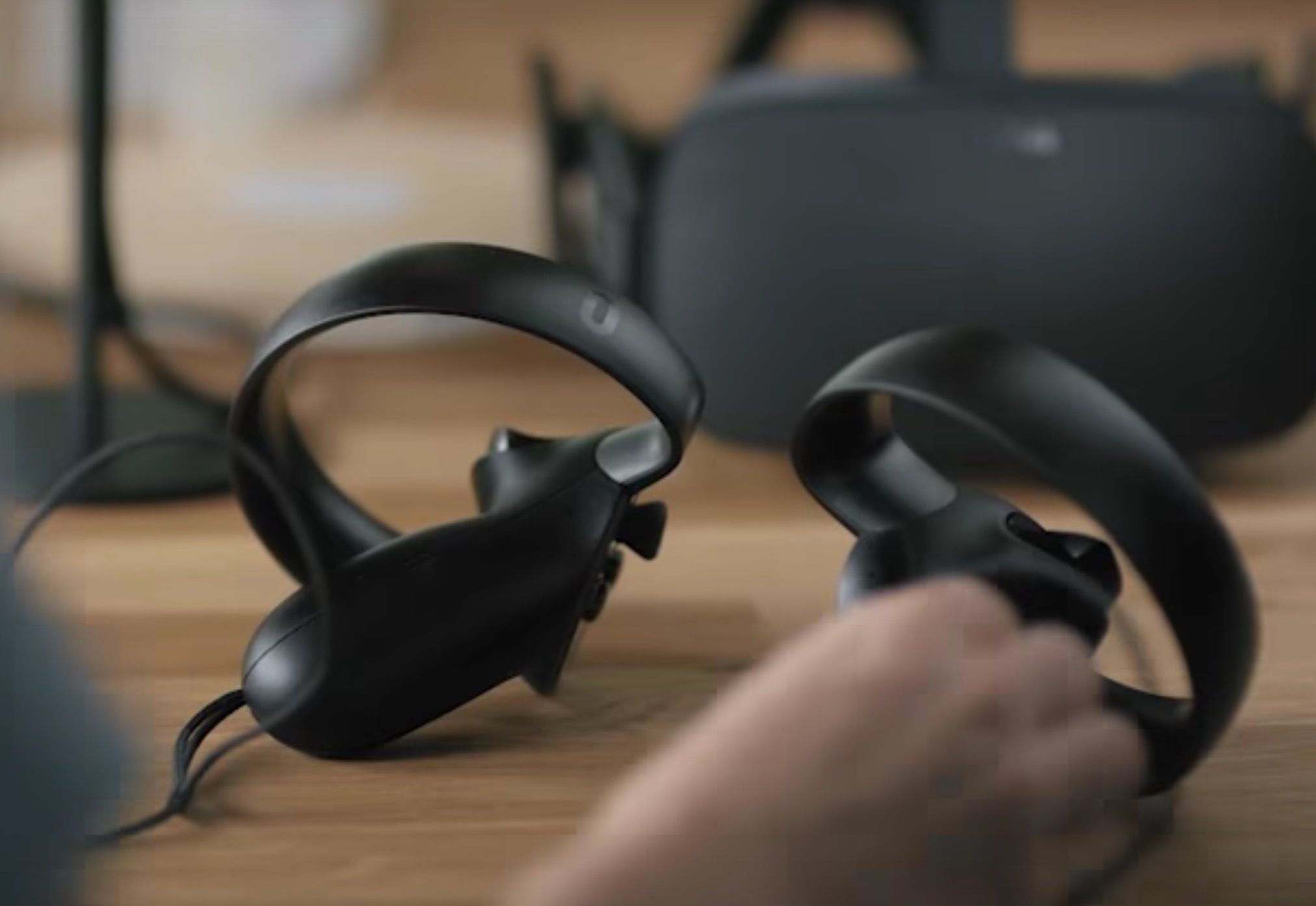 oculus vr opens up pre orders for rift touch controllers image 1