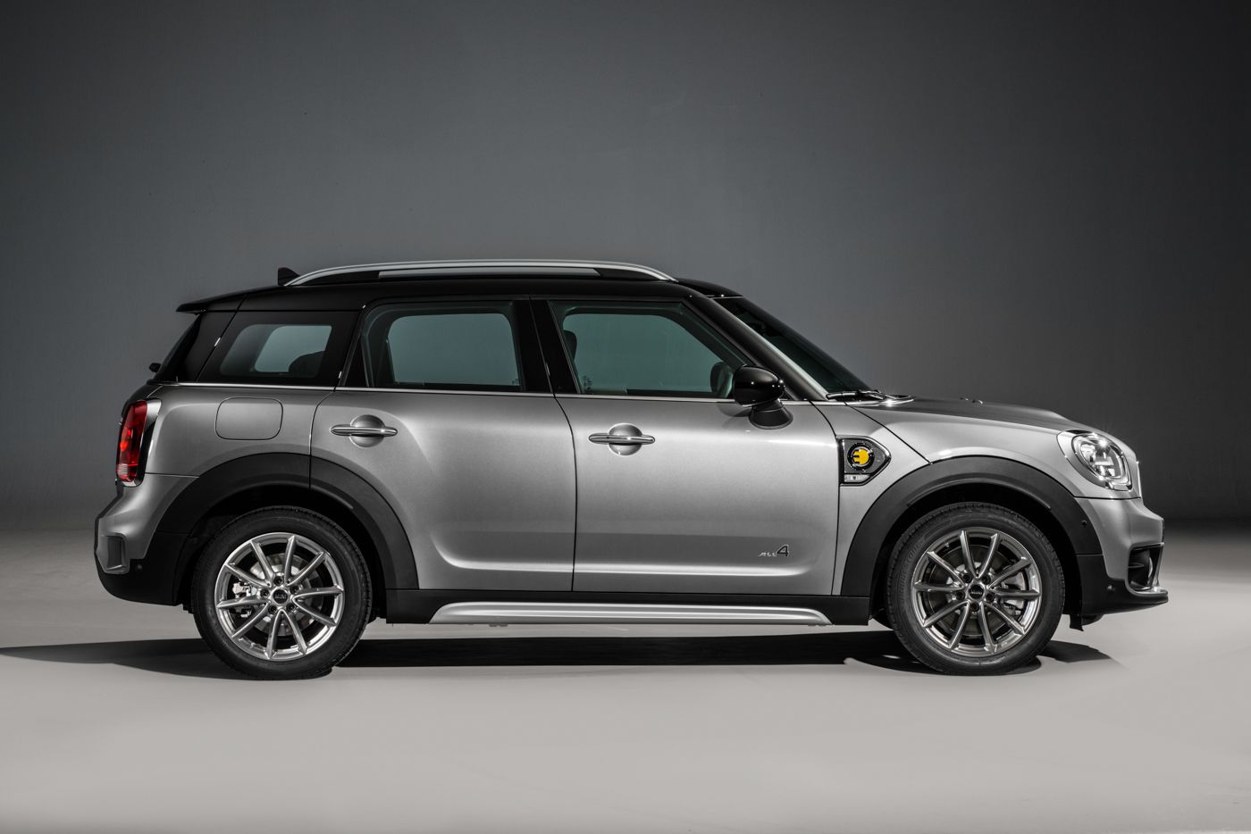 mini s first hybrid is an awd countryman with an electric mode image 1