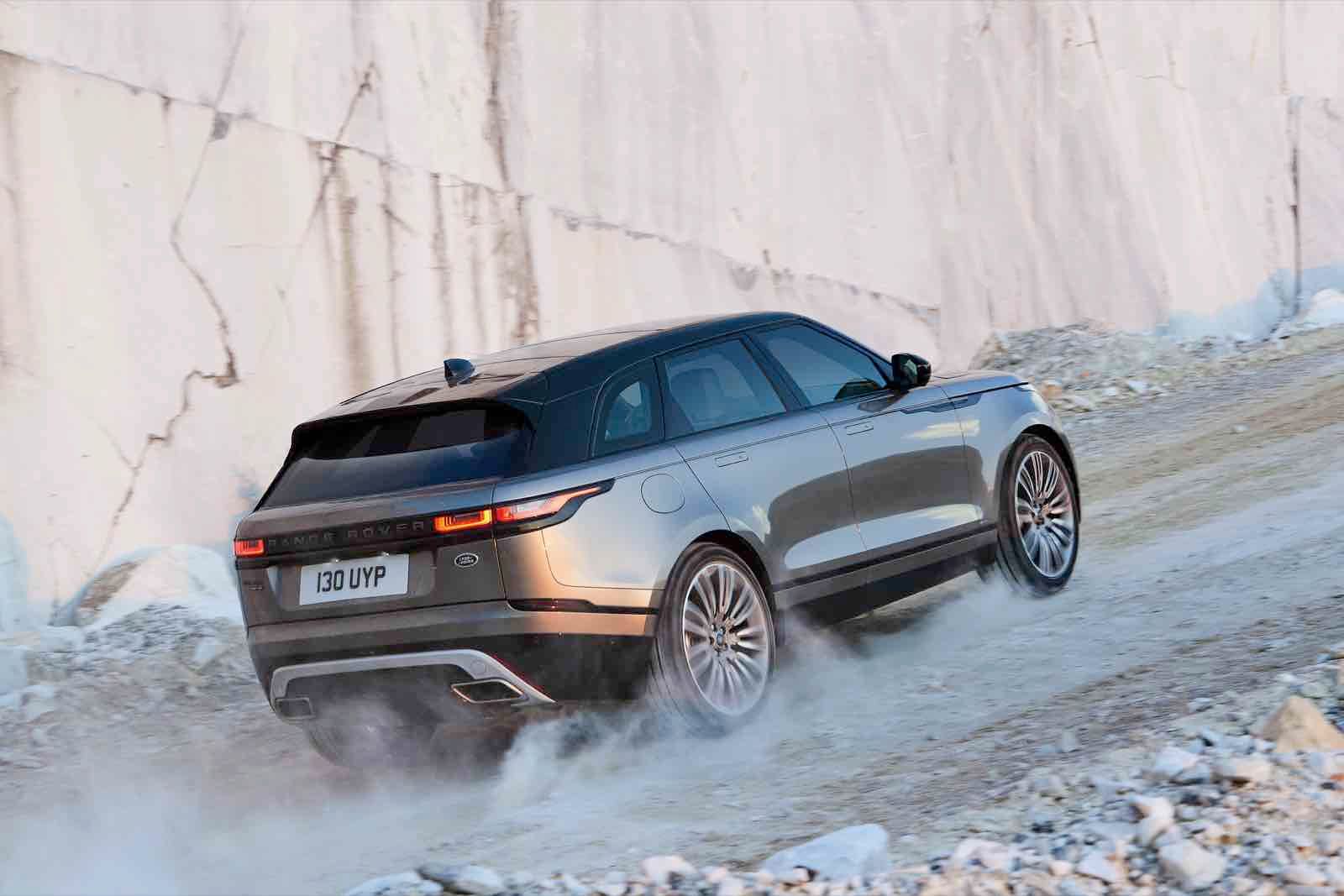 range rover velar a tech packed 4x4 for a new generation image 11
