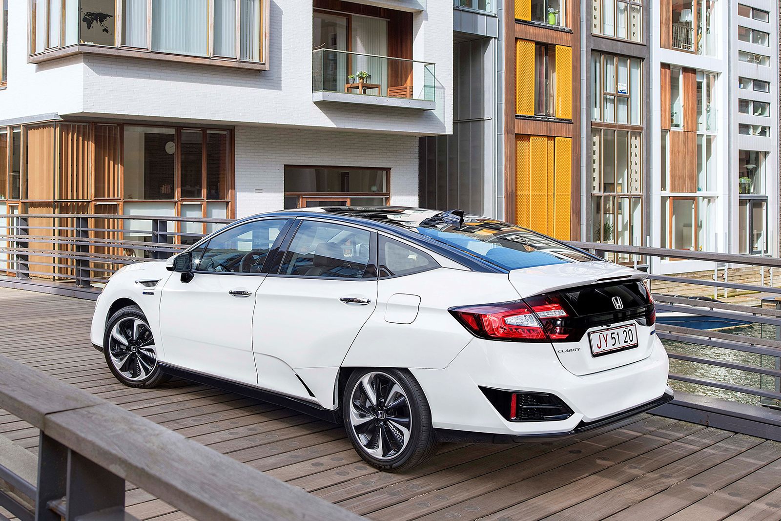 honda clarity fuel cell preview image 4