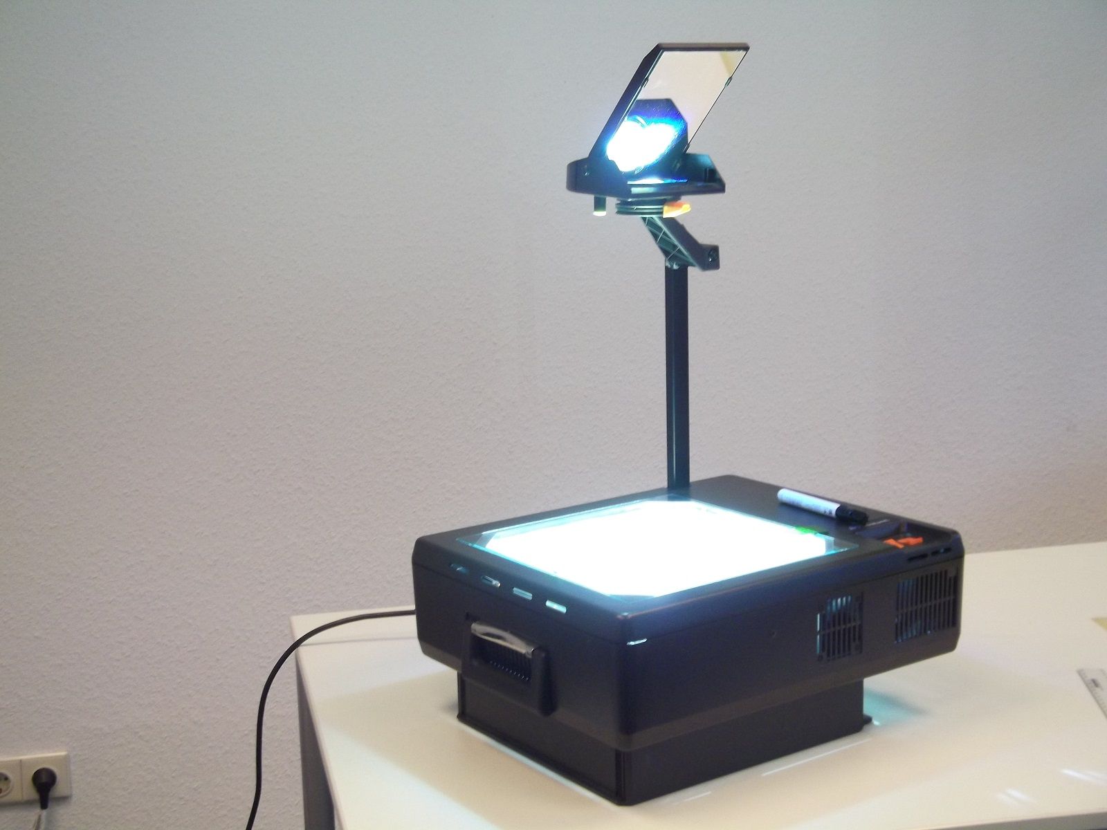 Overhead projectors