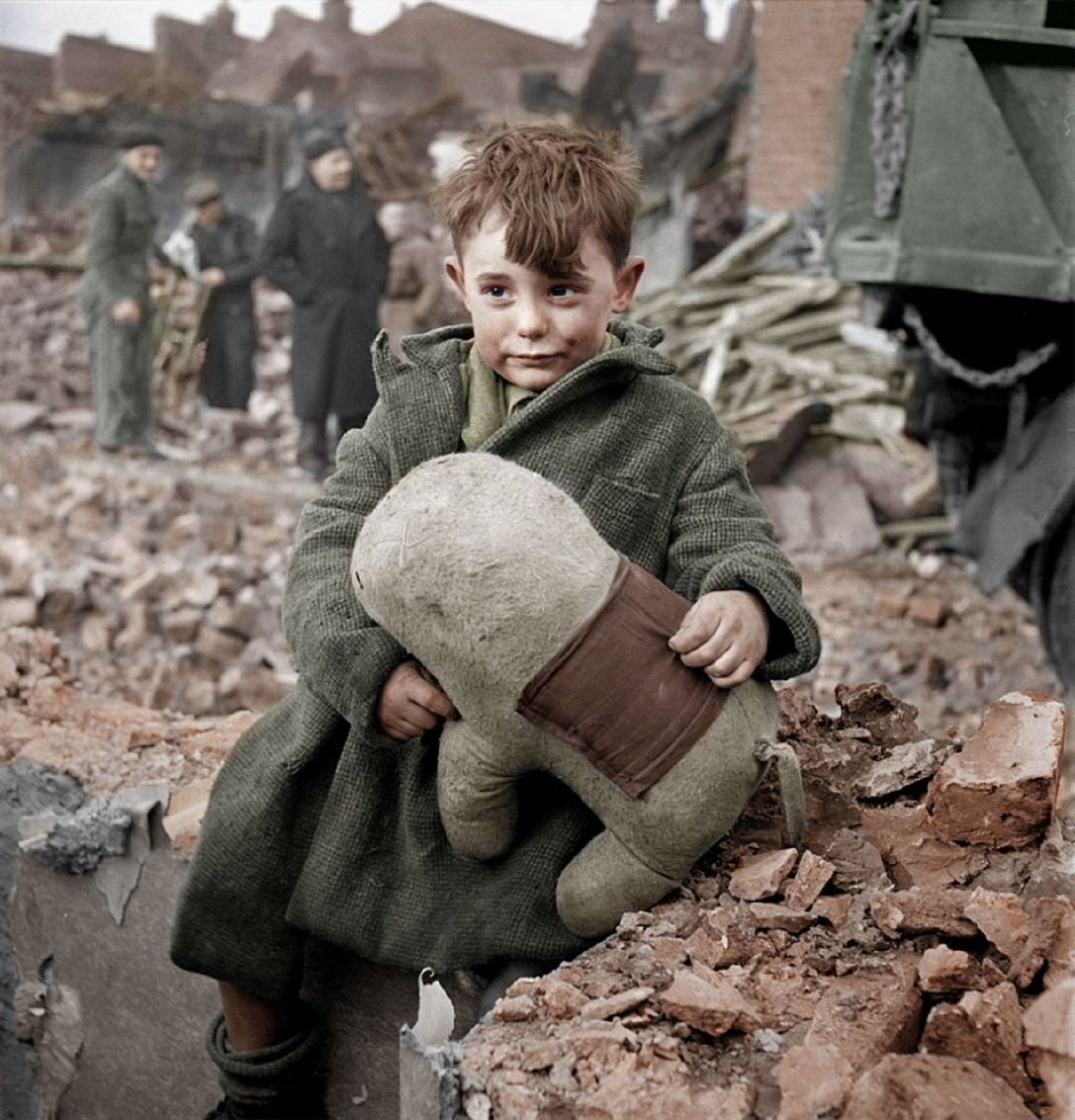 Colourised photos from history image 78