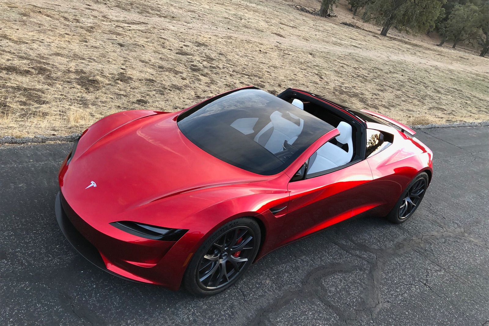 Tesla Roadster will be the fastest production ever made with the longest battery range image 1