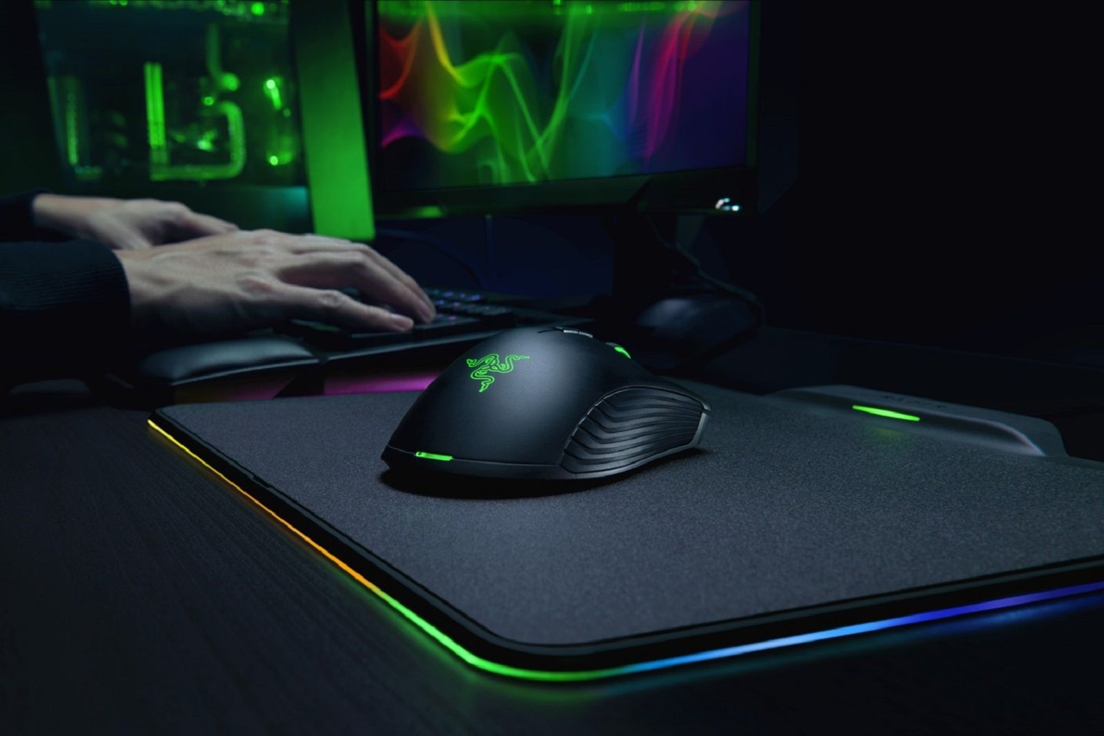 Razer introduces a wireless mouse that charges via a mouse mat image 1